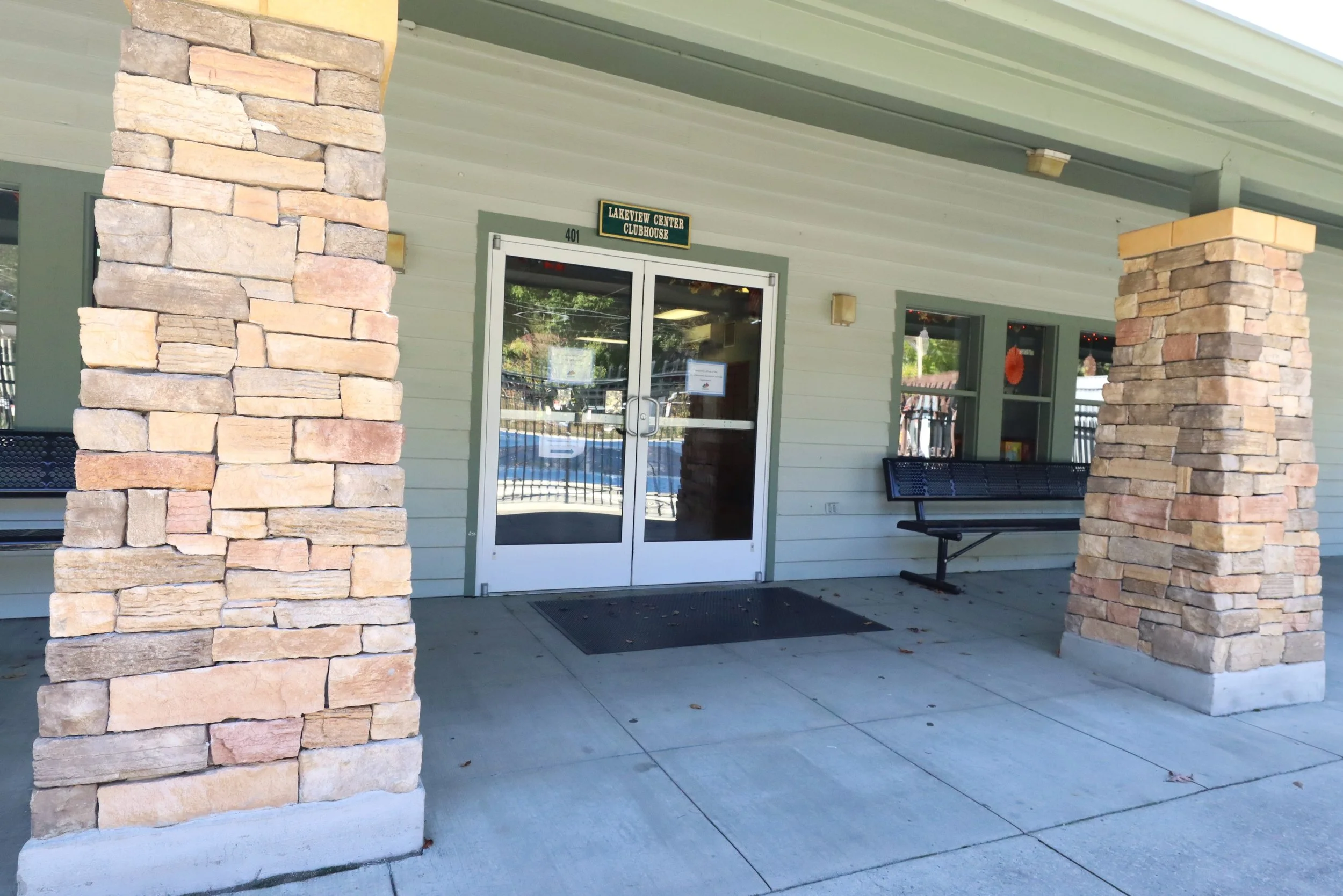 Black Mountain residents advocate for repairs to Lakeview Center for Active Aging