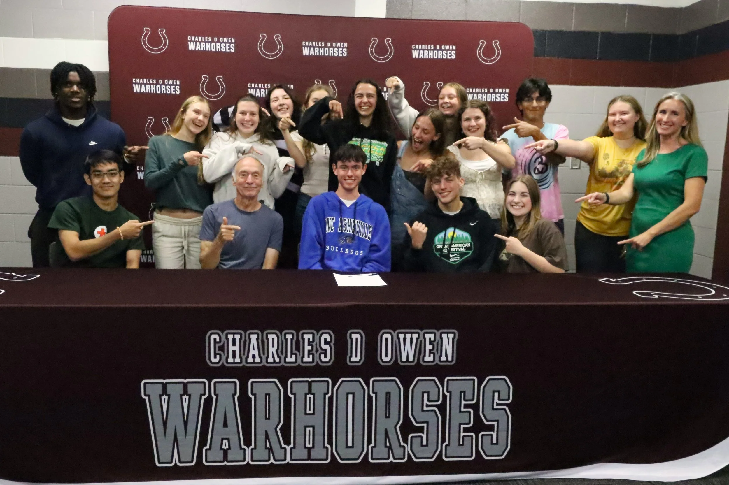Record-breaking Owen athlete to go the distance at UNC Asheville