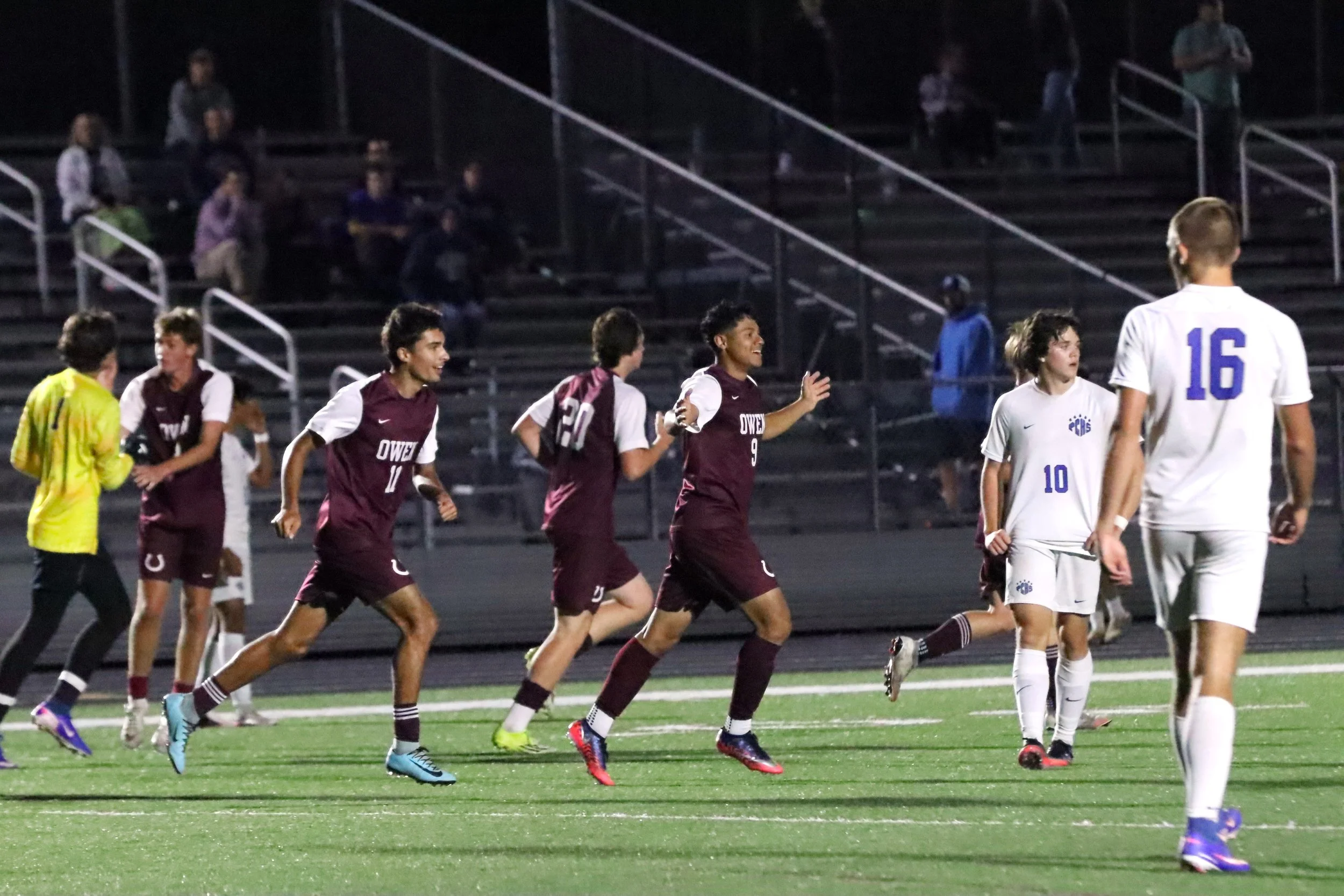 Warhorses battle to top of Western Highlands Conference in home win