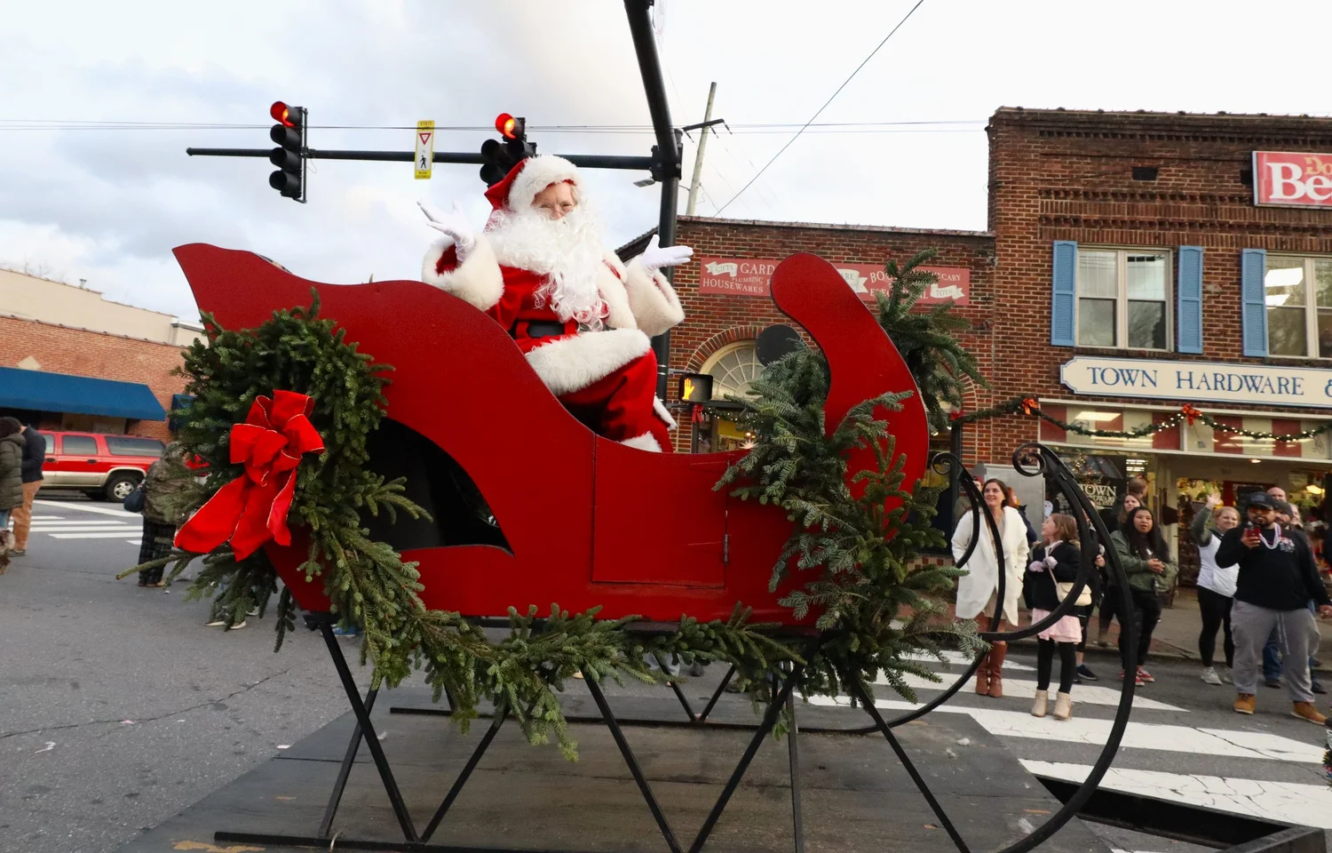 The Swannanoa Valley gets into the holiday spirit — The Valley Echo