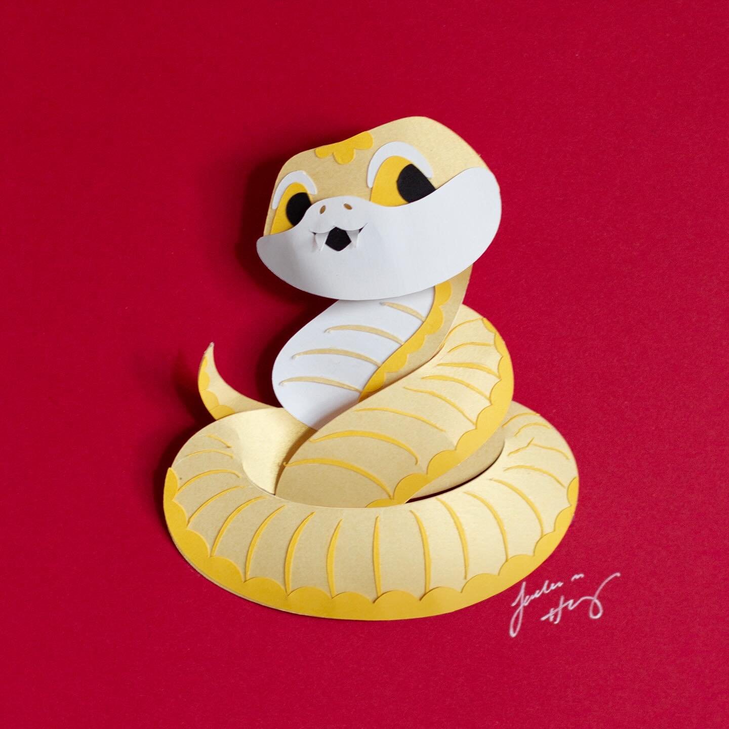 Happy Year of the Snake! 🐍🧧🏮 The year of the snake is considered a time for reflection, deep thought and personal growth. 🌱
