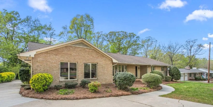 210 N GURNEY STREET, BURLINGTON, NC 27215