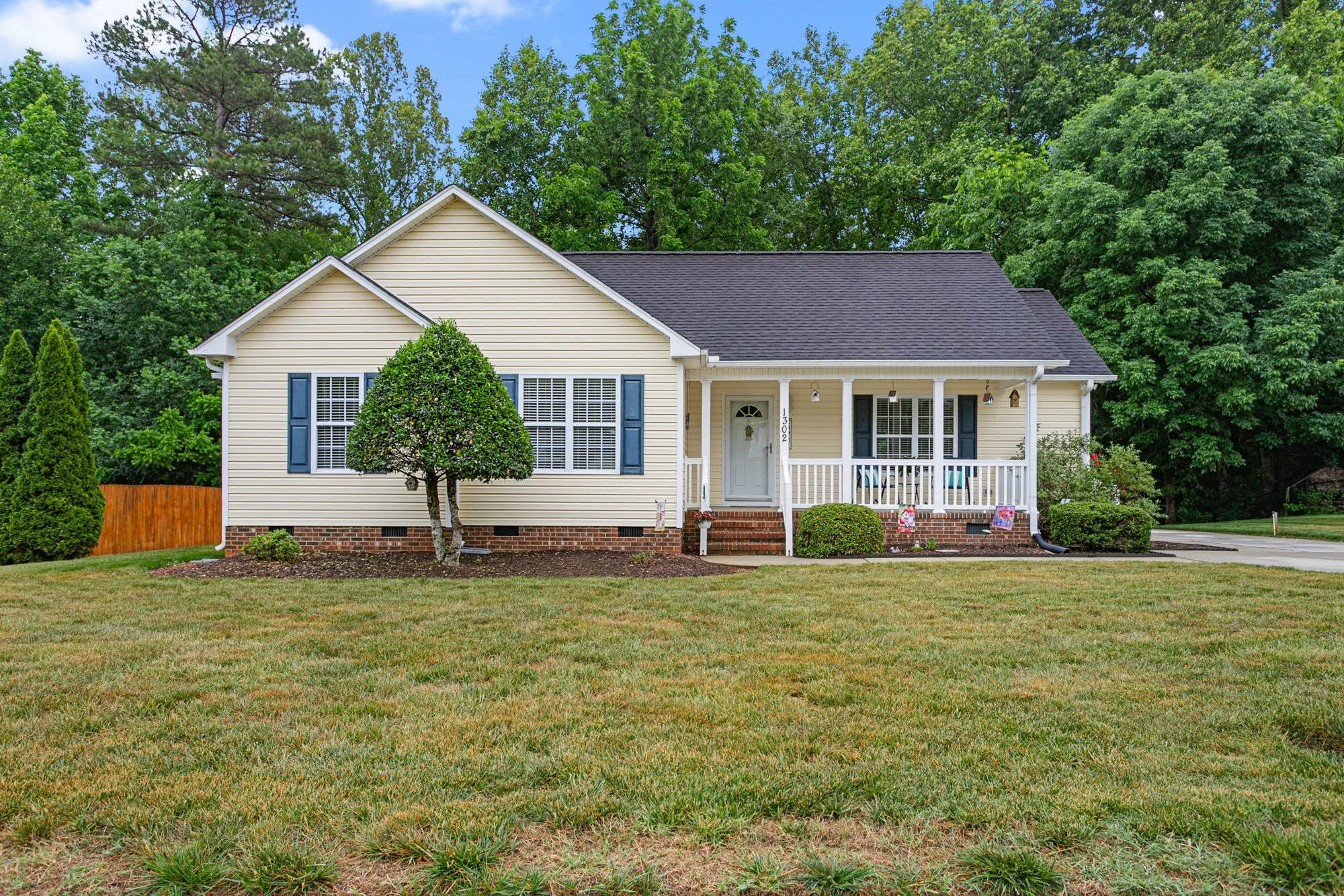 1302 DURHAM MEADOWS DRIVE, BURLINGTON, NC 27217