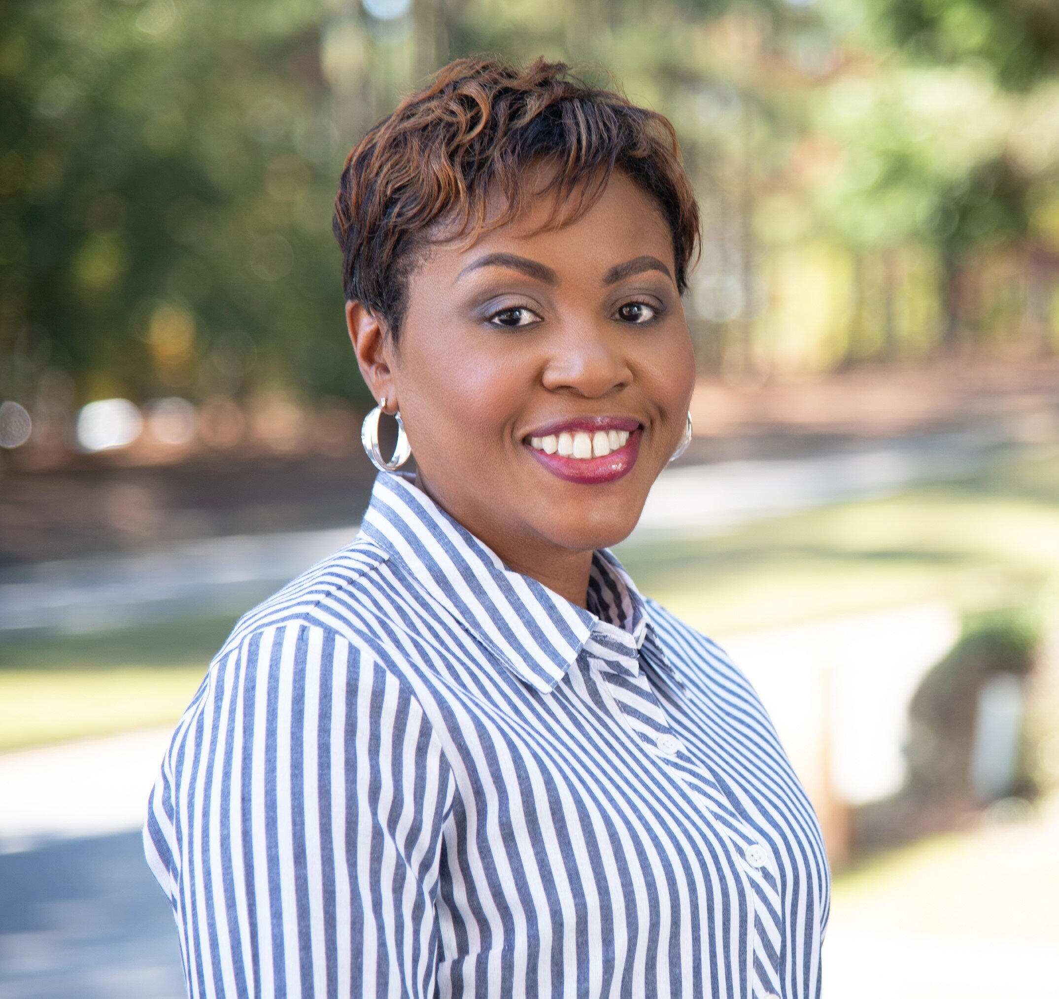 Yolanda Postell-1723_outdoor1_cropped.jpg