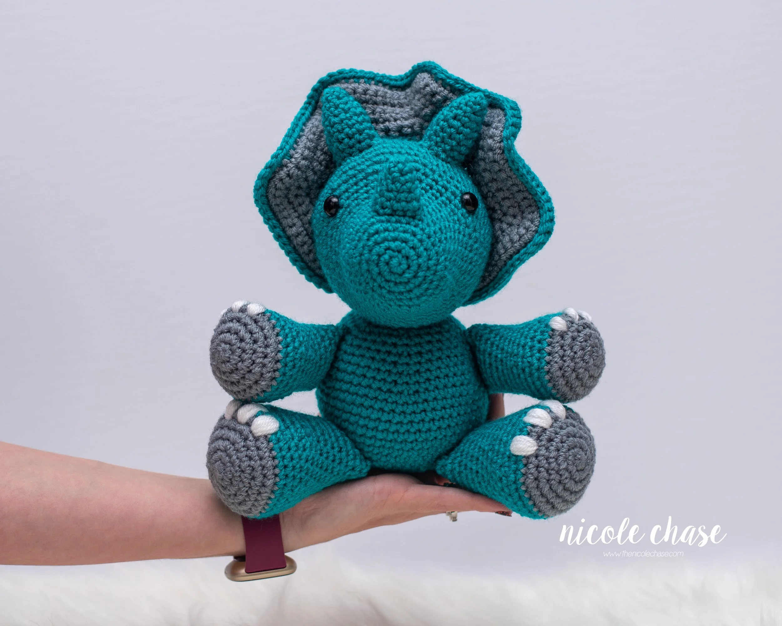 tanner-the-triceratops-pdf-crochet-pattern-nicole-chase-free