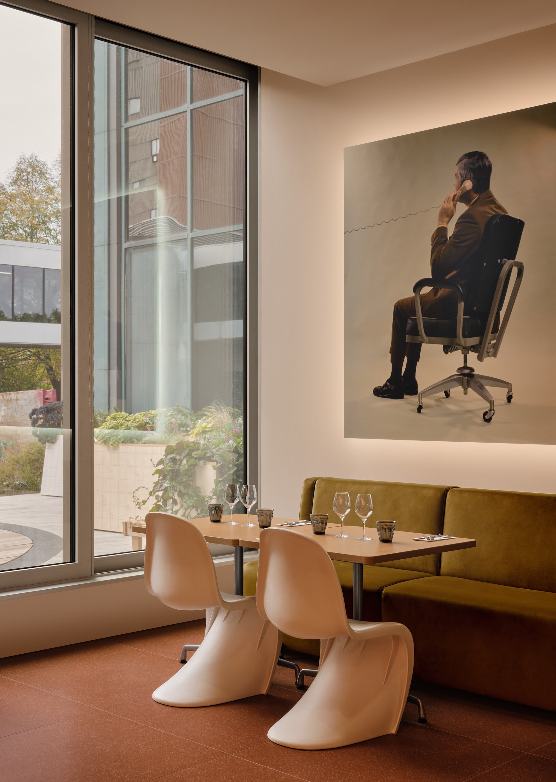 Siege Social by Blanchette archi.design, Photo Copyright Alex Lesage 8.jpg