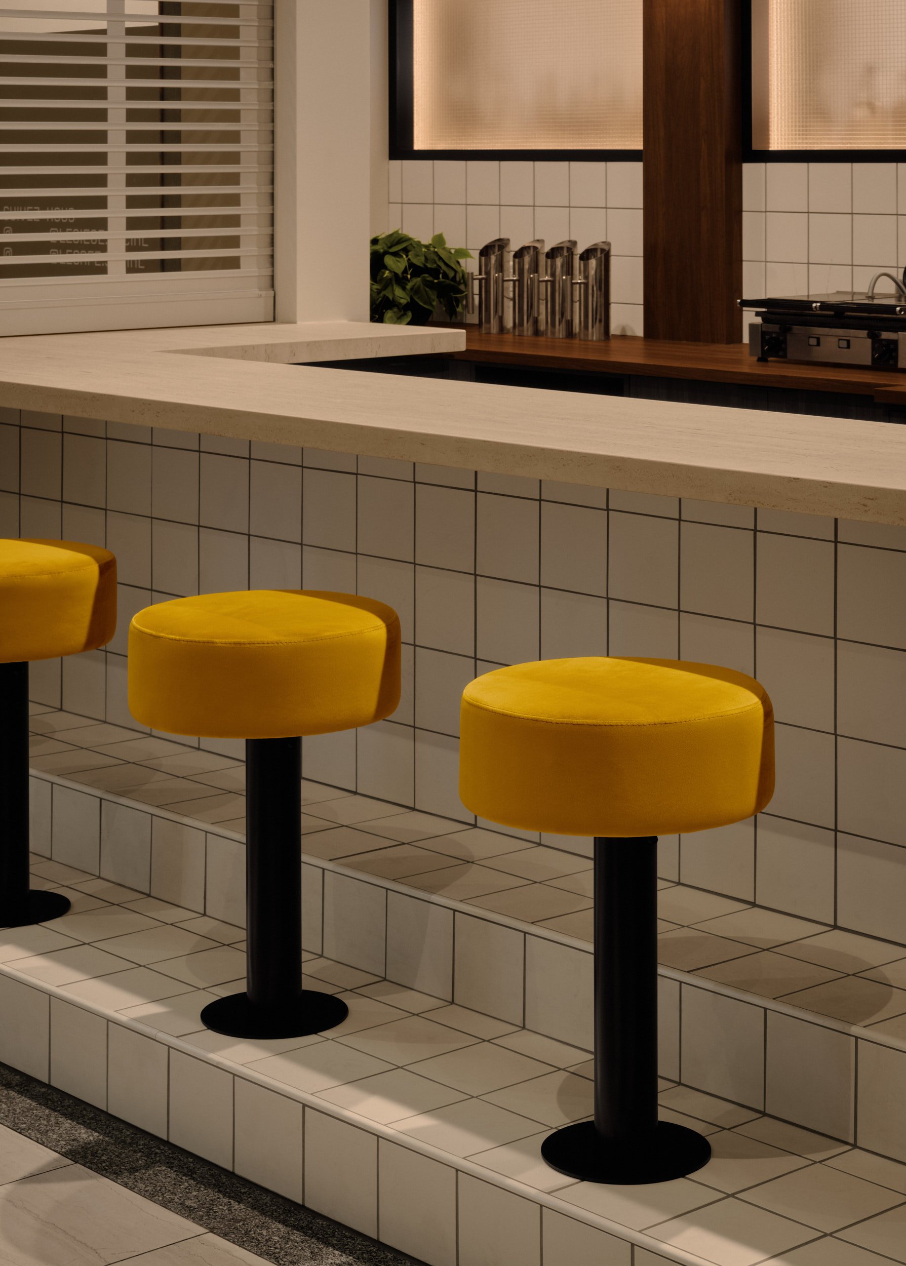 Siege Social by Blanchette archi.design, Photo Copyright Alex Lesage 5.jpg