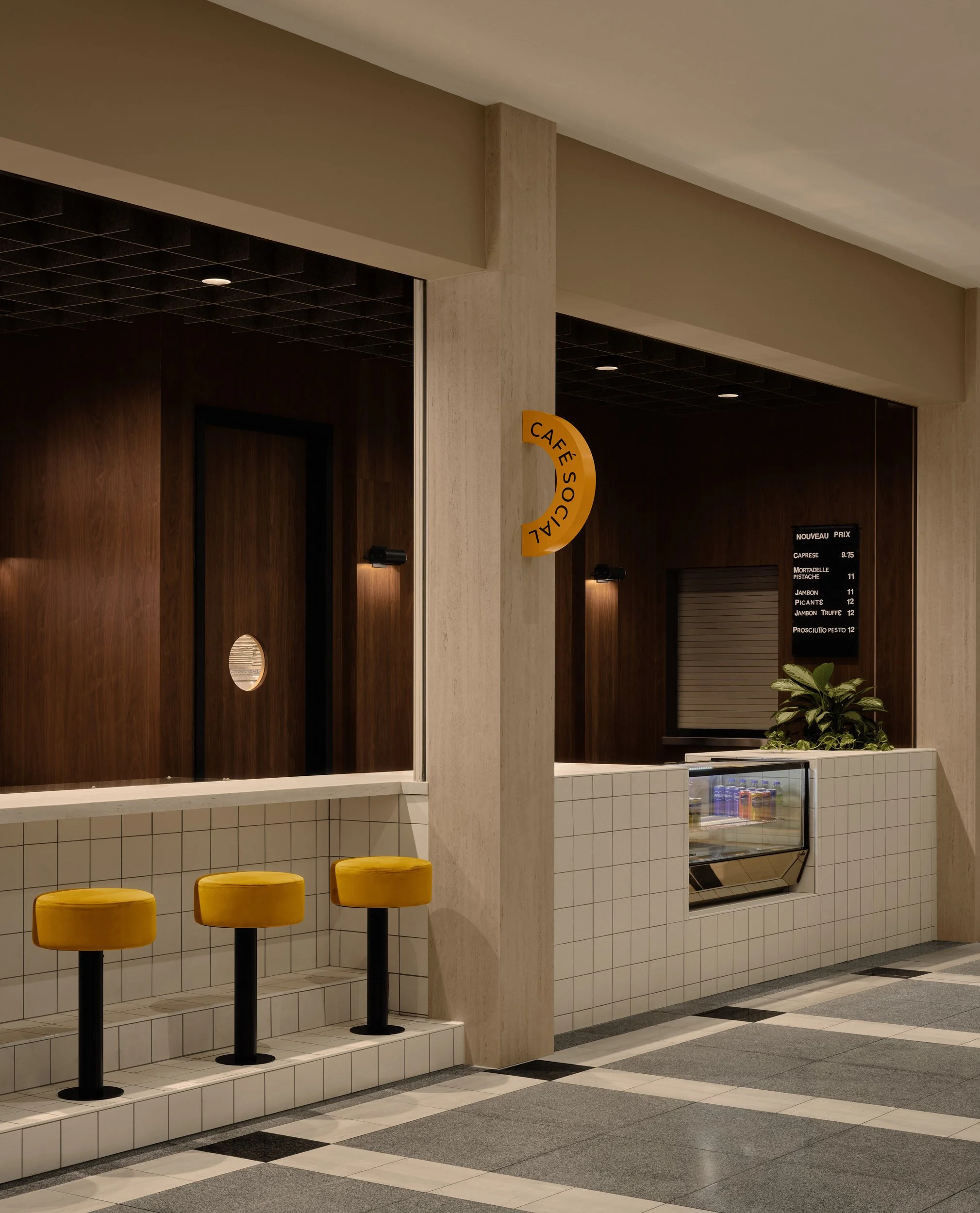 Siege Social by Blanchette archi.design, Photo Copyright Alex Lesage 2.jpg