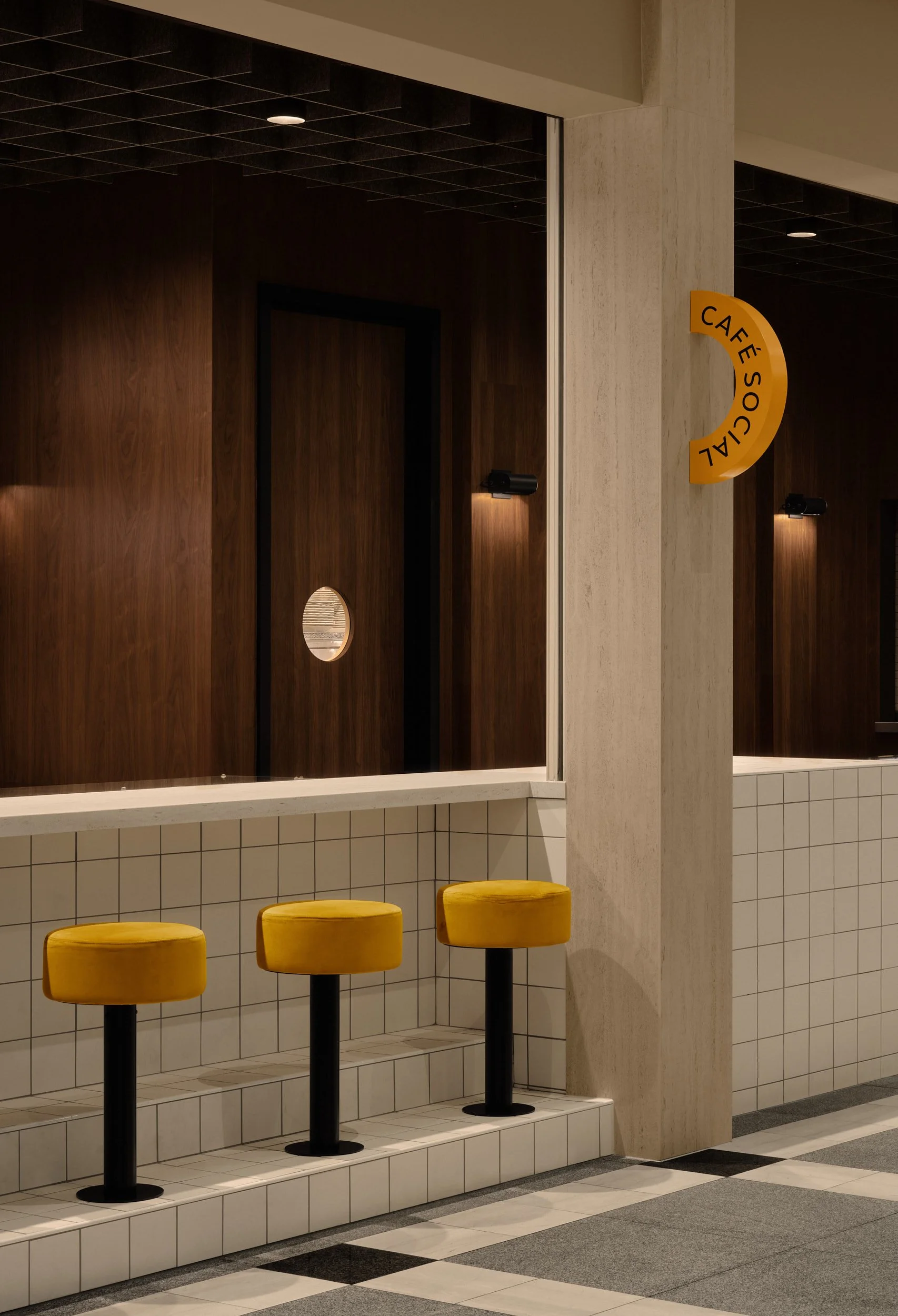 Siege Social by Blanchette archi.design, Photo Copyright Alex Lesage 3.jpg