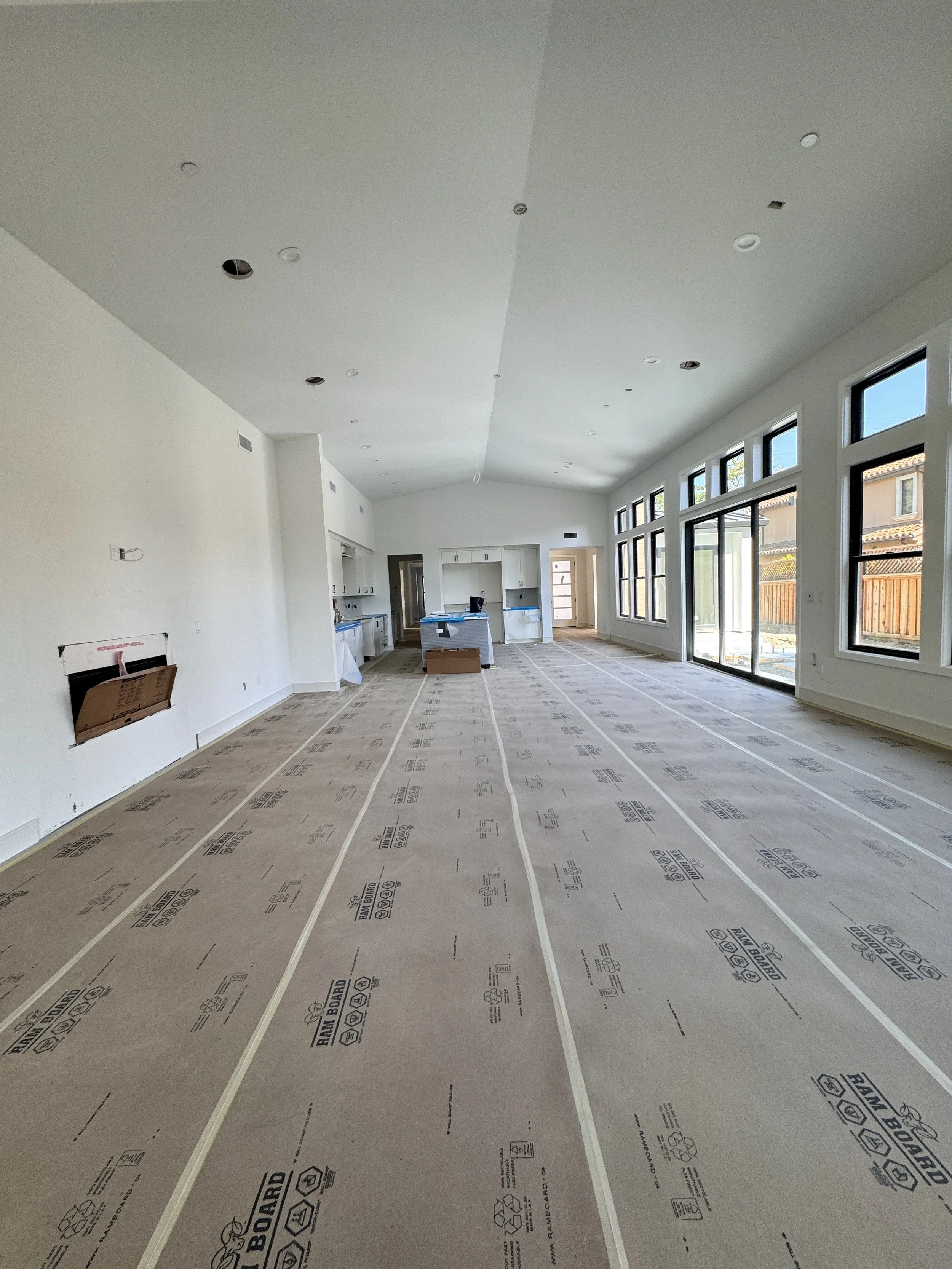 Living Room 3 to Kitchen.jpeg