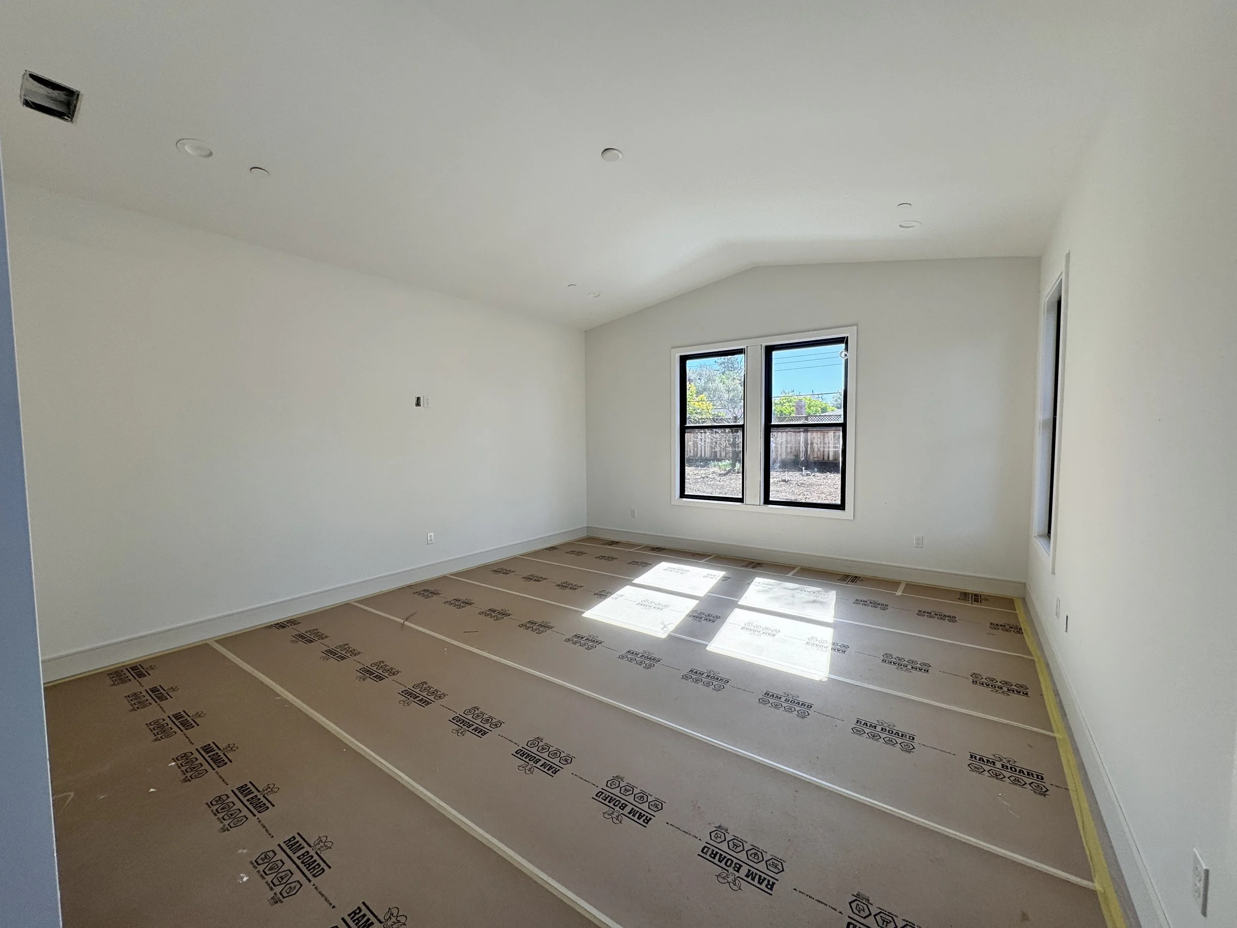 Master_Bedroom.jpeg