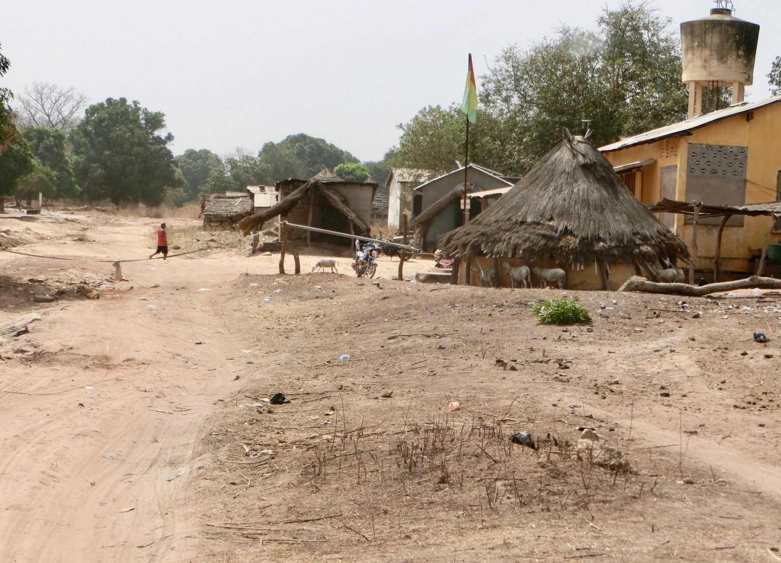 Border into Conakry.jpeg