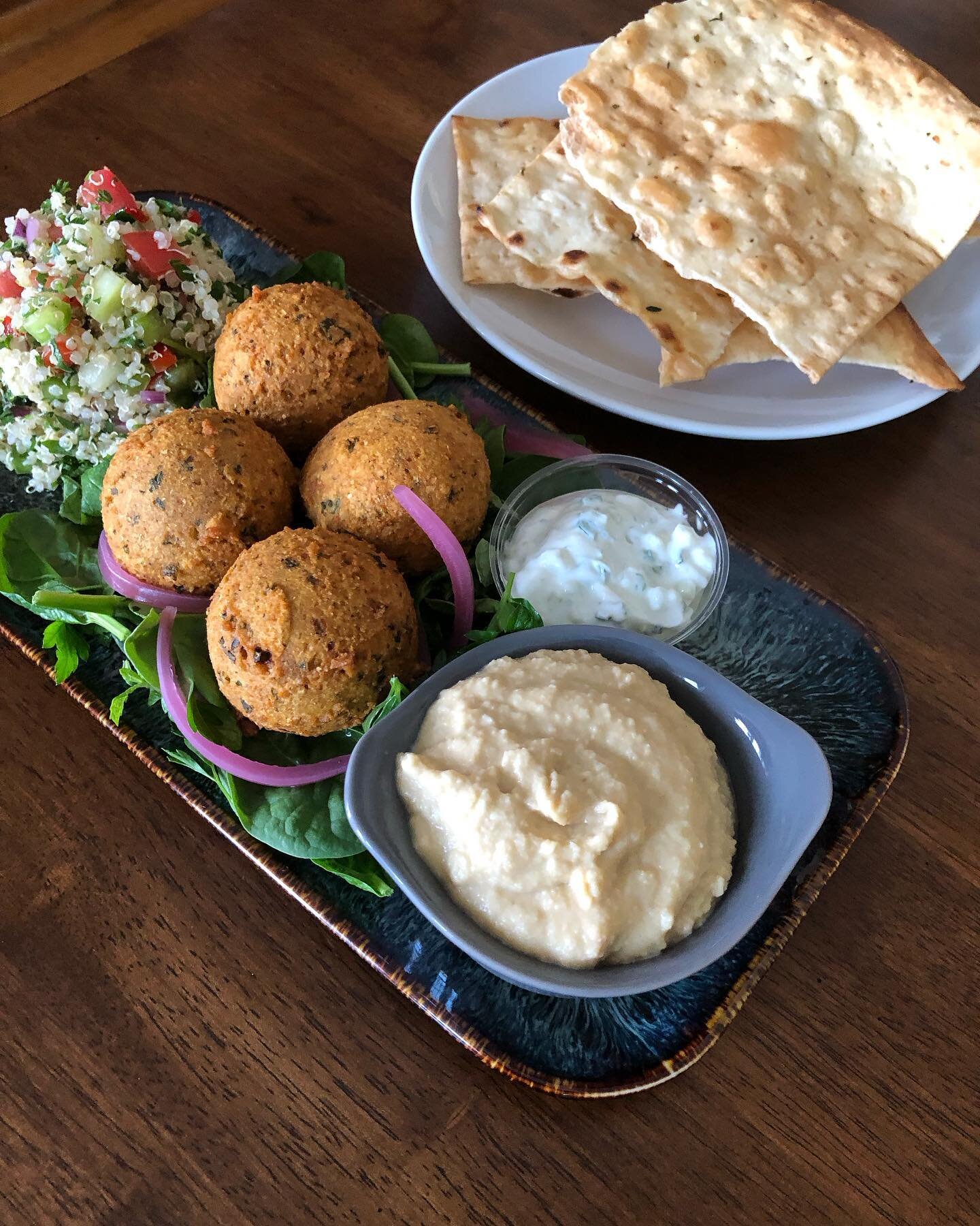 Mediterranean Feast, omnivores also enjoy😋 
#bayharvestcatering #falafel #bayareaeats