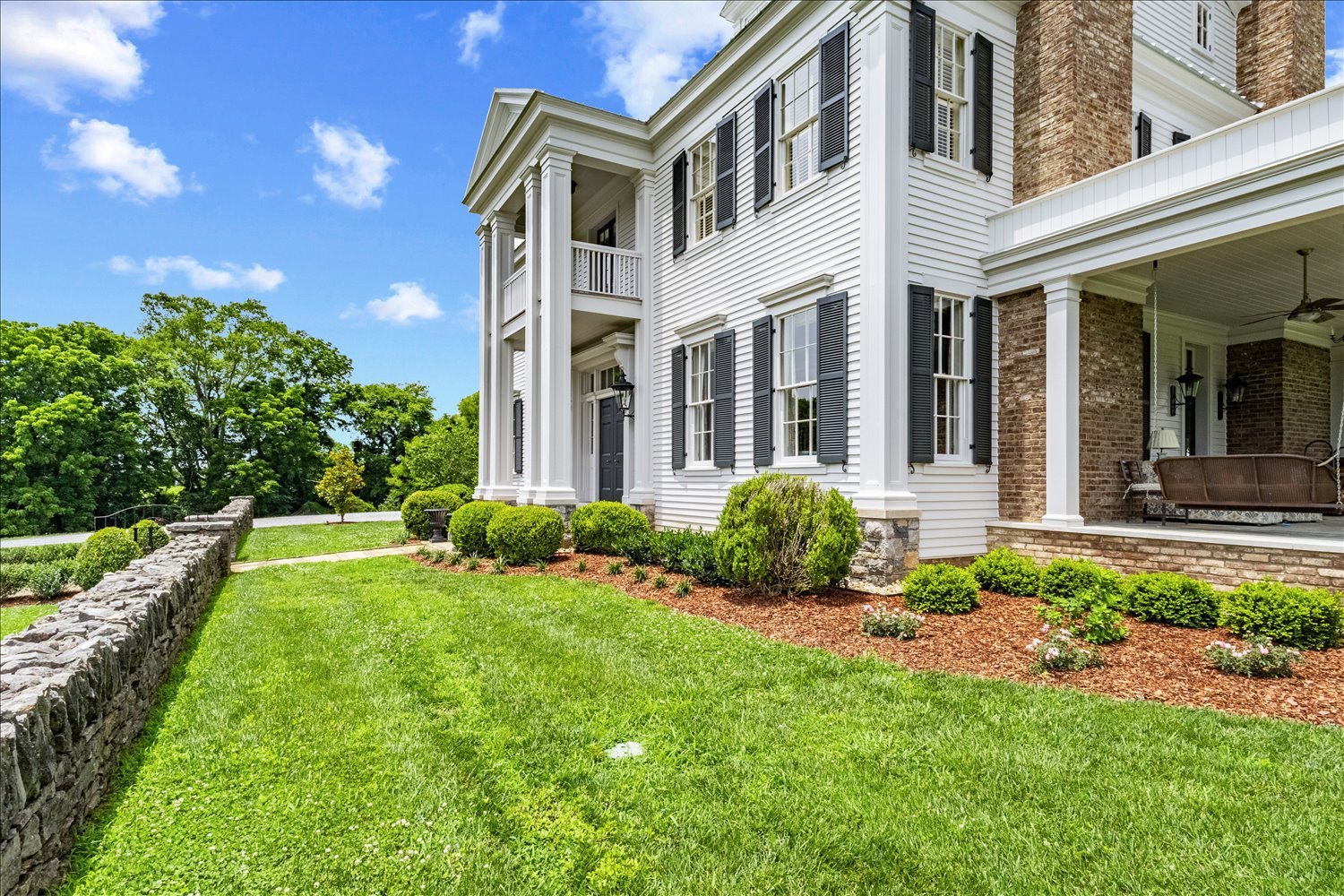 0297-Real Estate Photographer Pro-298.jpg