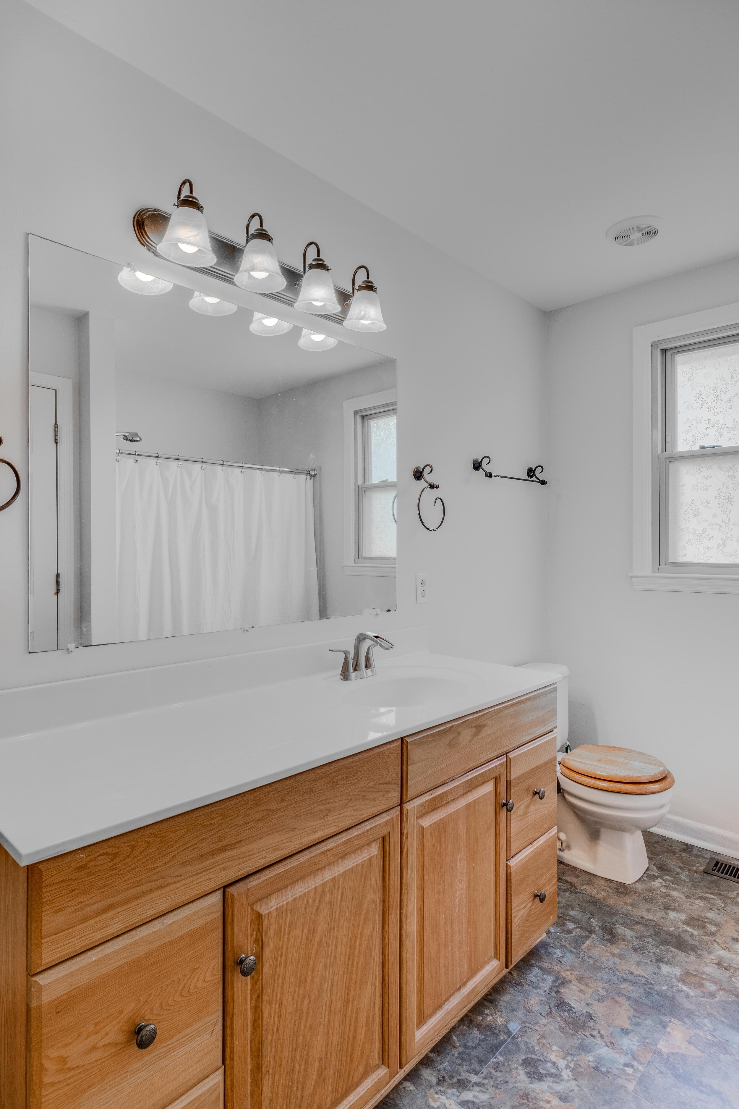 120 Gates Dr Hendersonville TN  (20 of 40).jpg