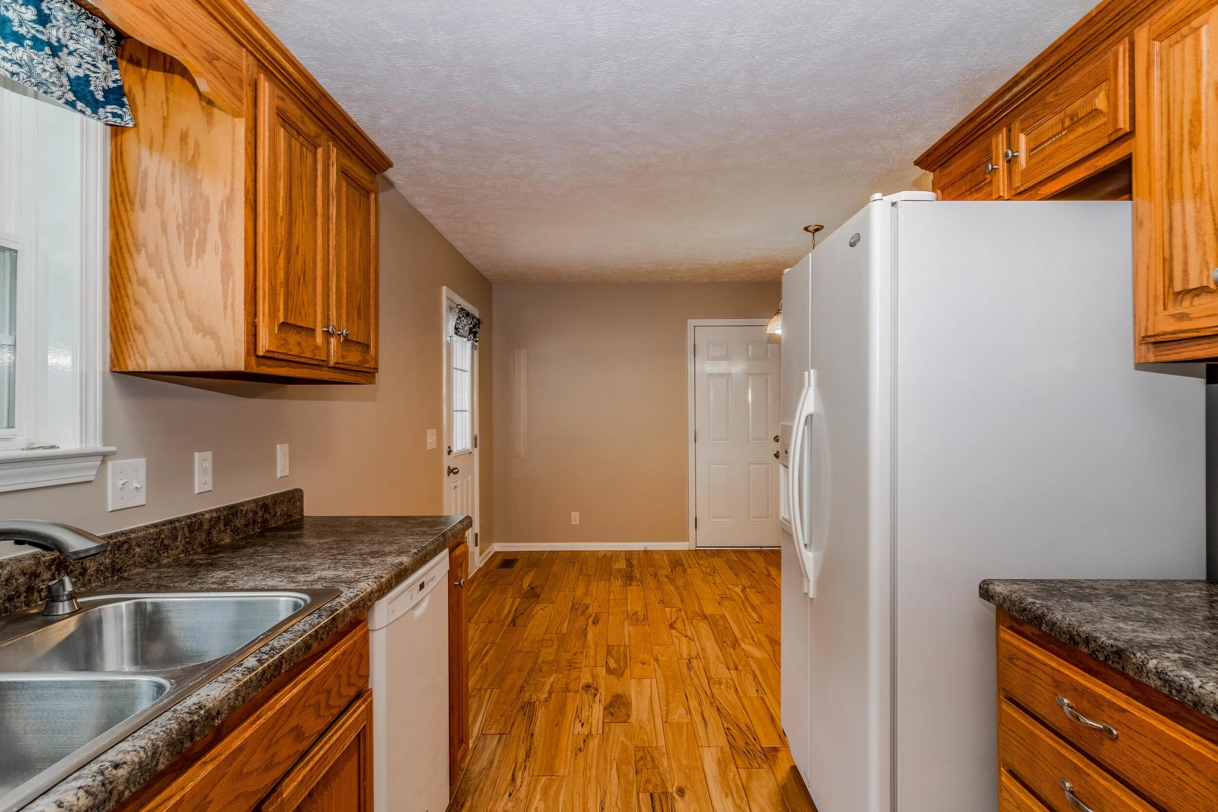 368 Indian Springs Circle Manchester, TN (16 of 54).jpg