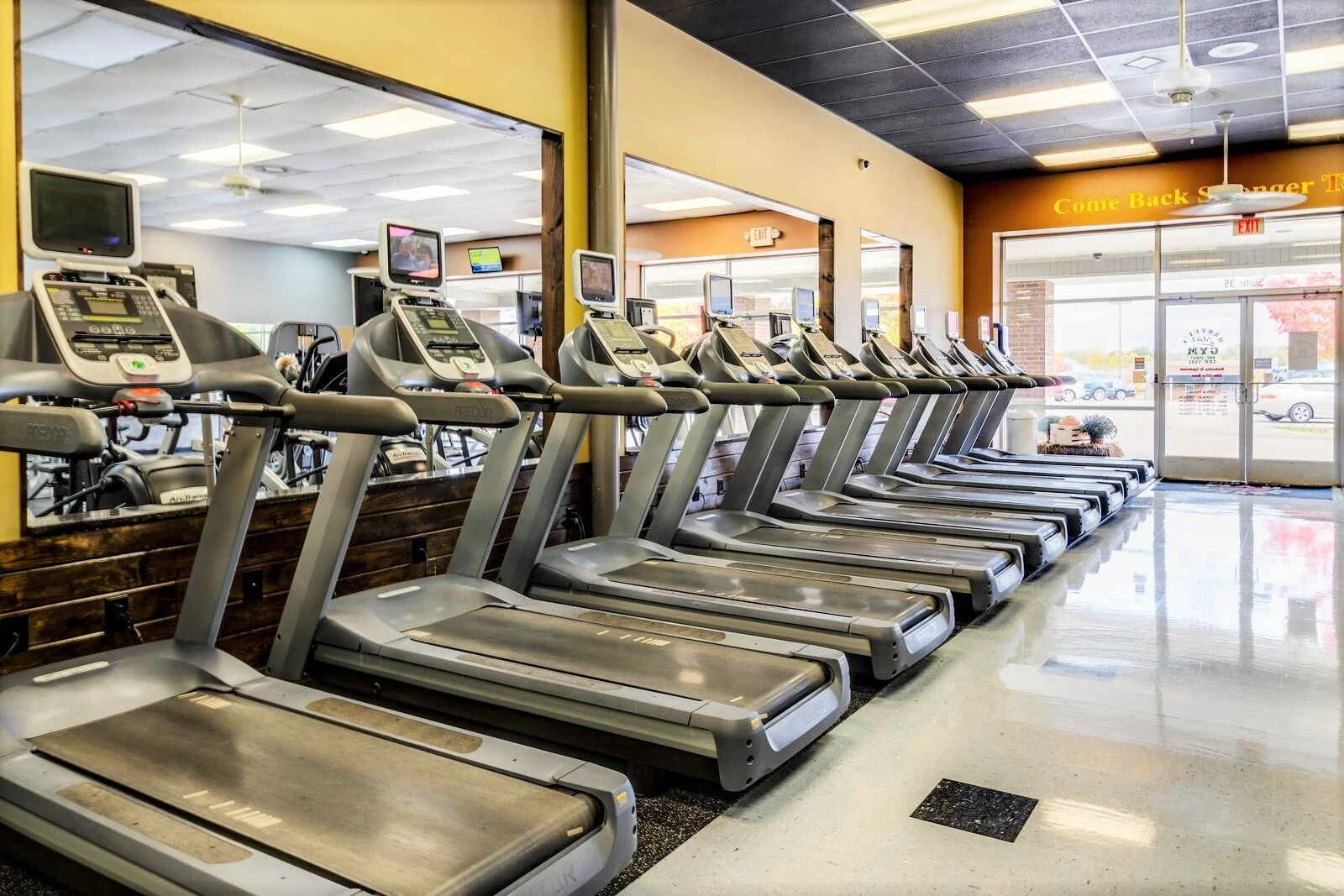 Harvey's Gym Columbia, Tennessee — Real Estate Photographer Pro