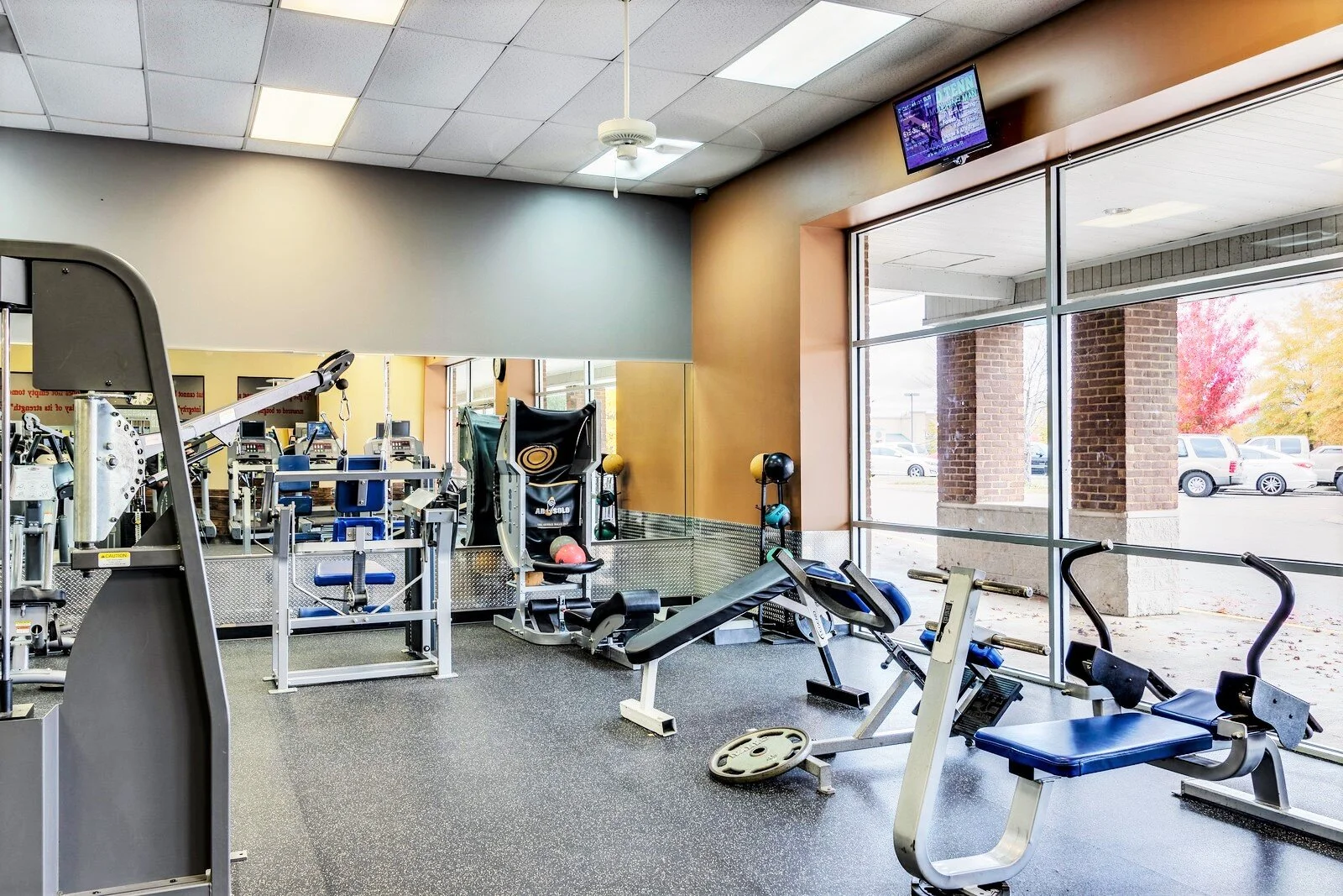 Harvey's Gym Columbia, Tennessee — Real Estate Photographer Pro