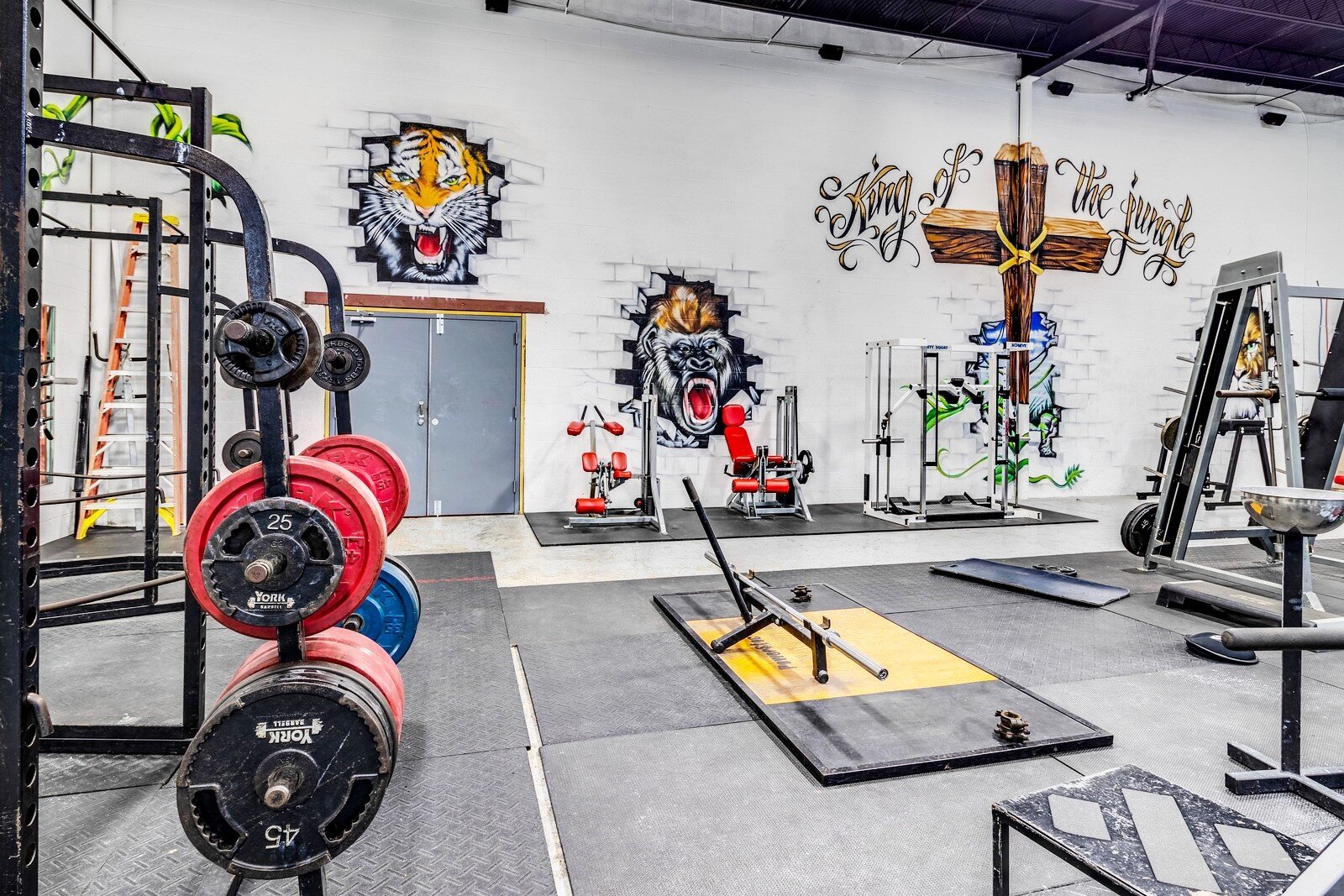 Harvey's Gym Columbia, Tennessee — Real Estate Photographer Pro