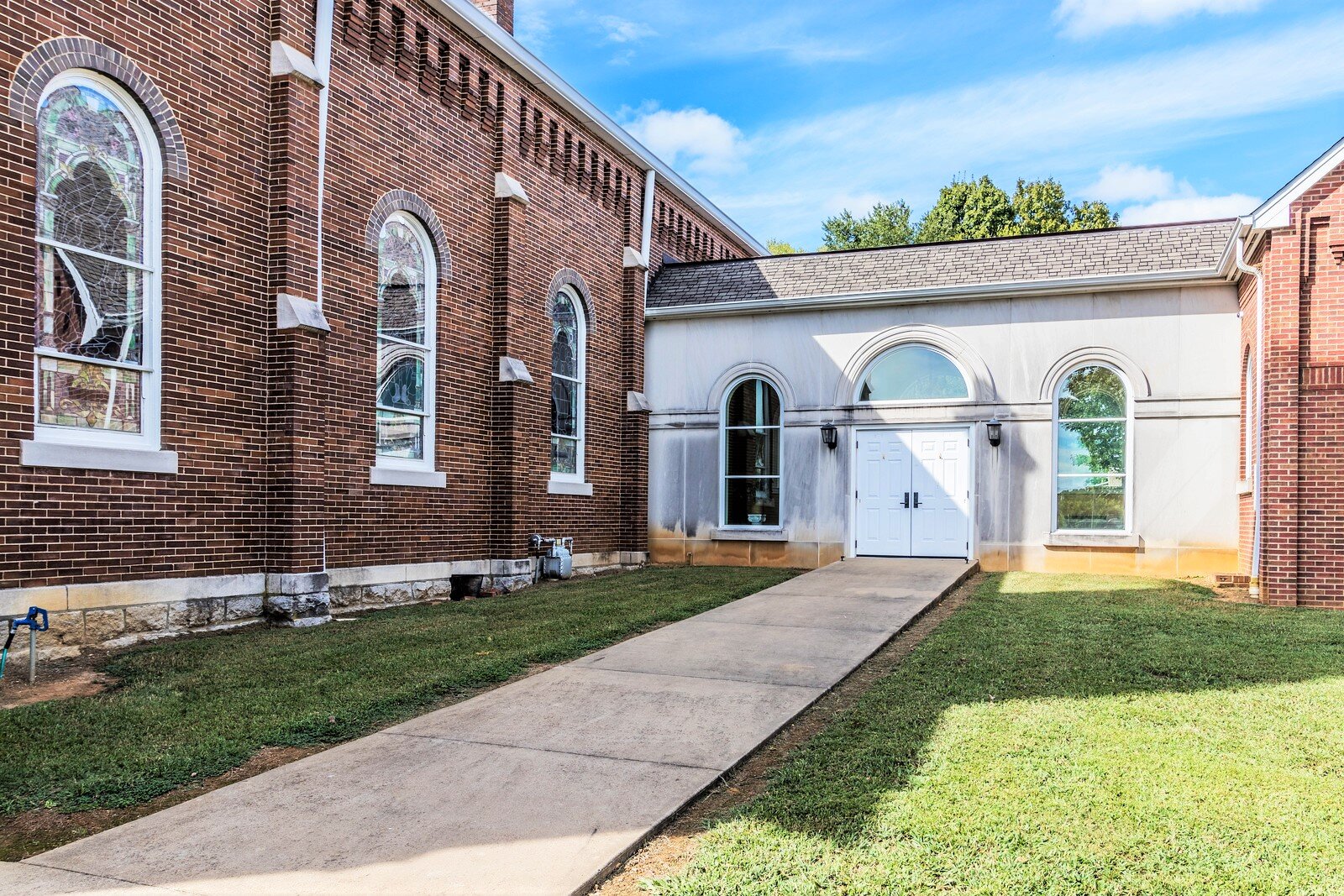 sacred-heart-of-jesus-church-loretto-tennessee-back.jpg