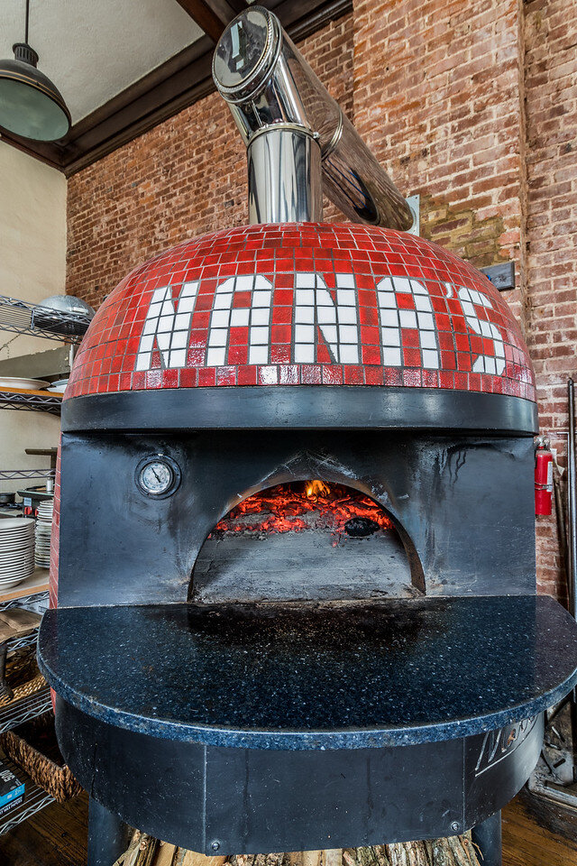 nanas-pizzera-brick-oven.jpg
