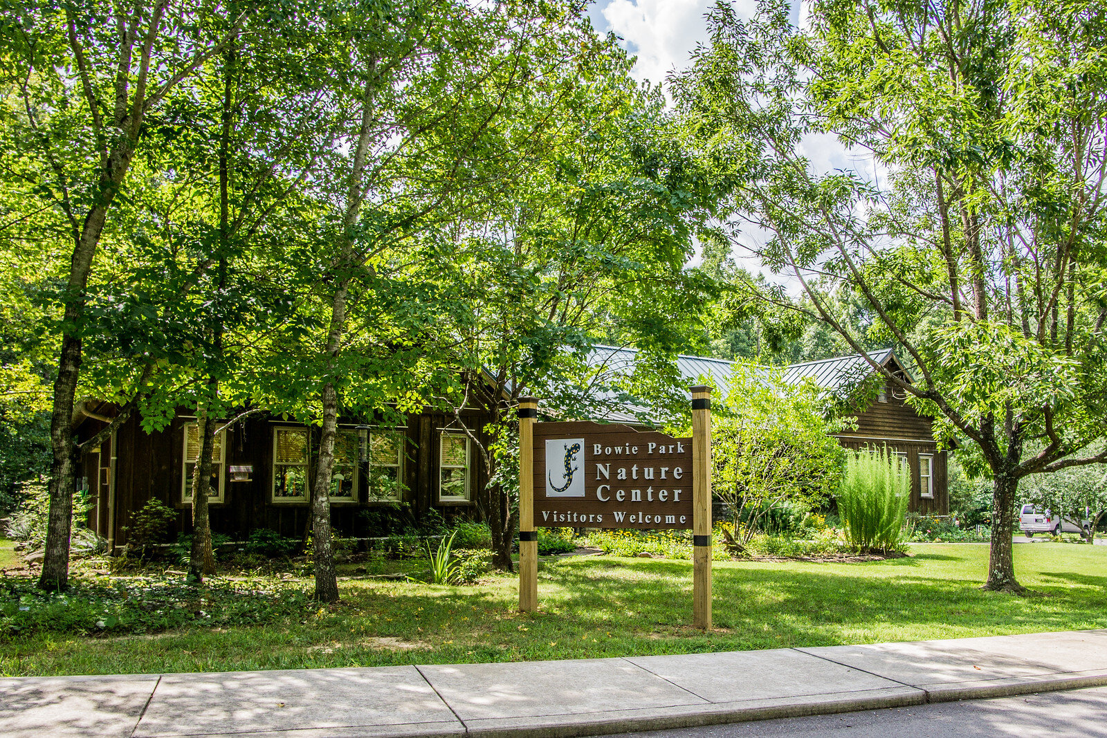 bowie-park-nature-center-visitors-welcome.jpg