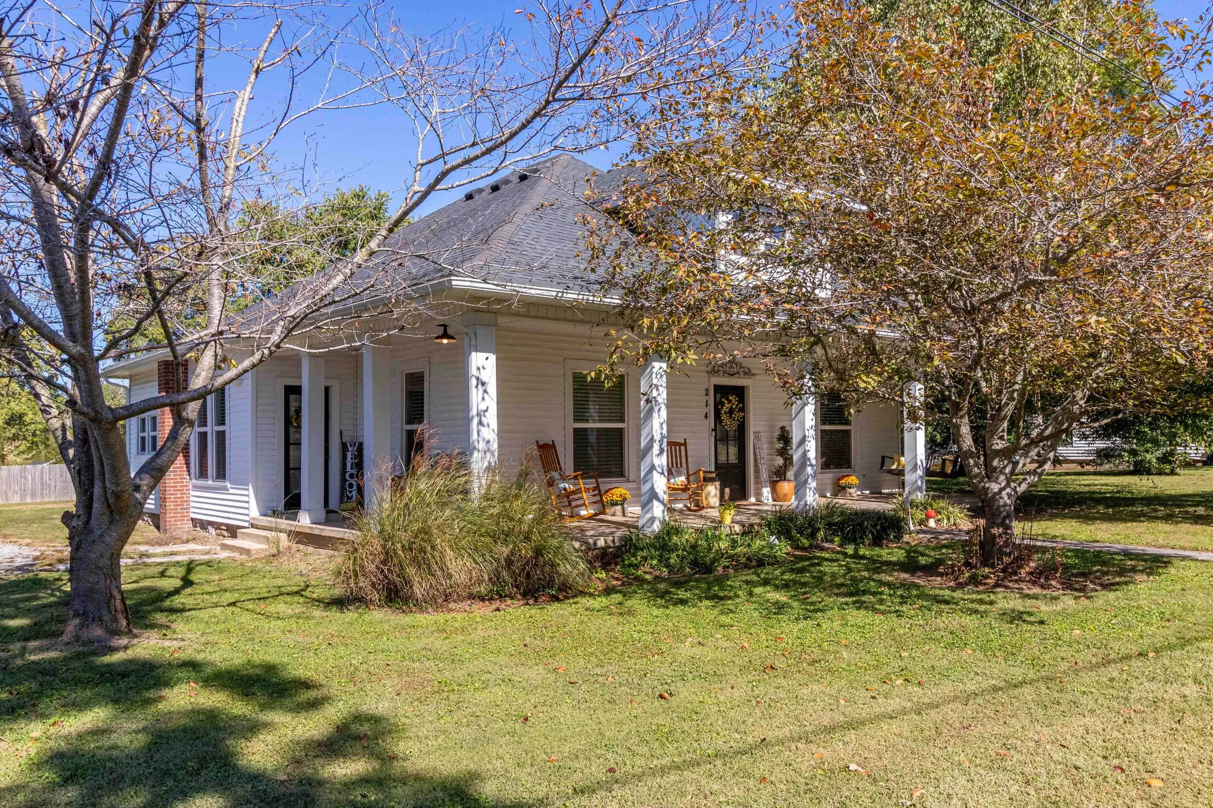 214 Front View St Cornersville TN - Edits-7.jpg