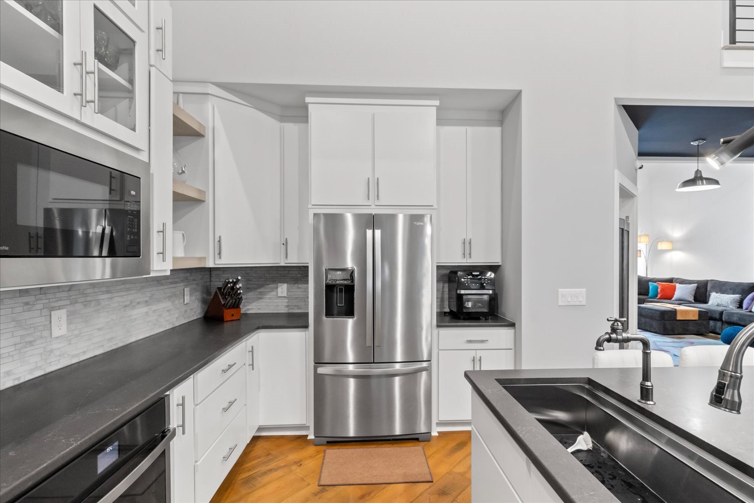 0486-Real Estate Photographer Pro-486.jpg