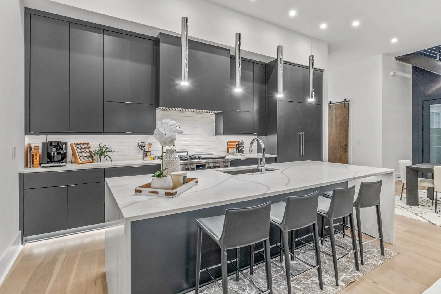 0906-Real Estate Photographer Pro-905.jpg