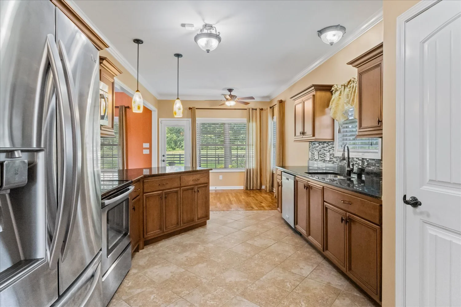 0583-Real Estate Photographer Pro-582.jpg