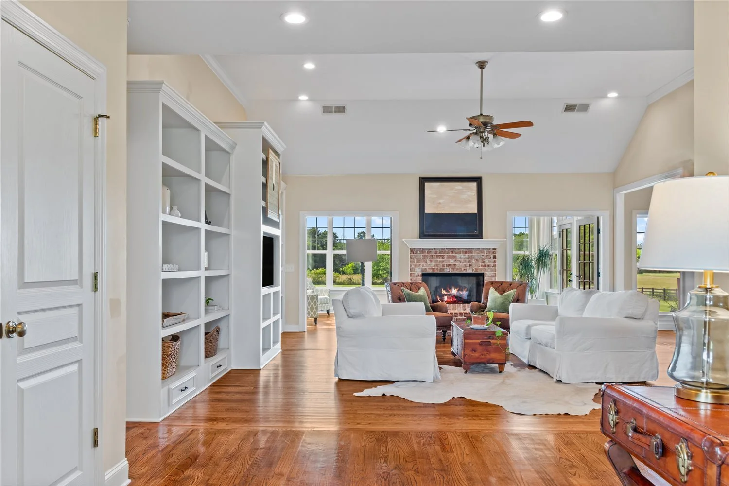 0190-Real Estate Photographer Pro-191.jpg