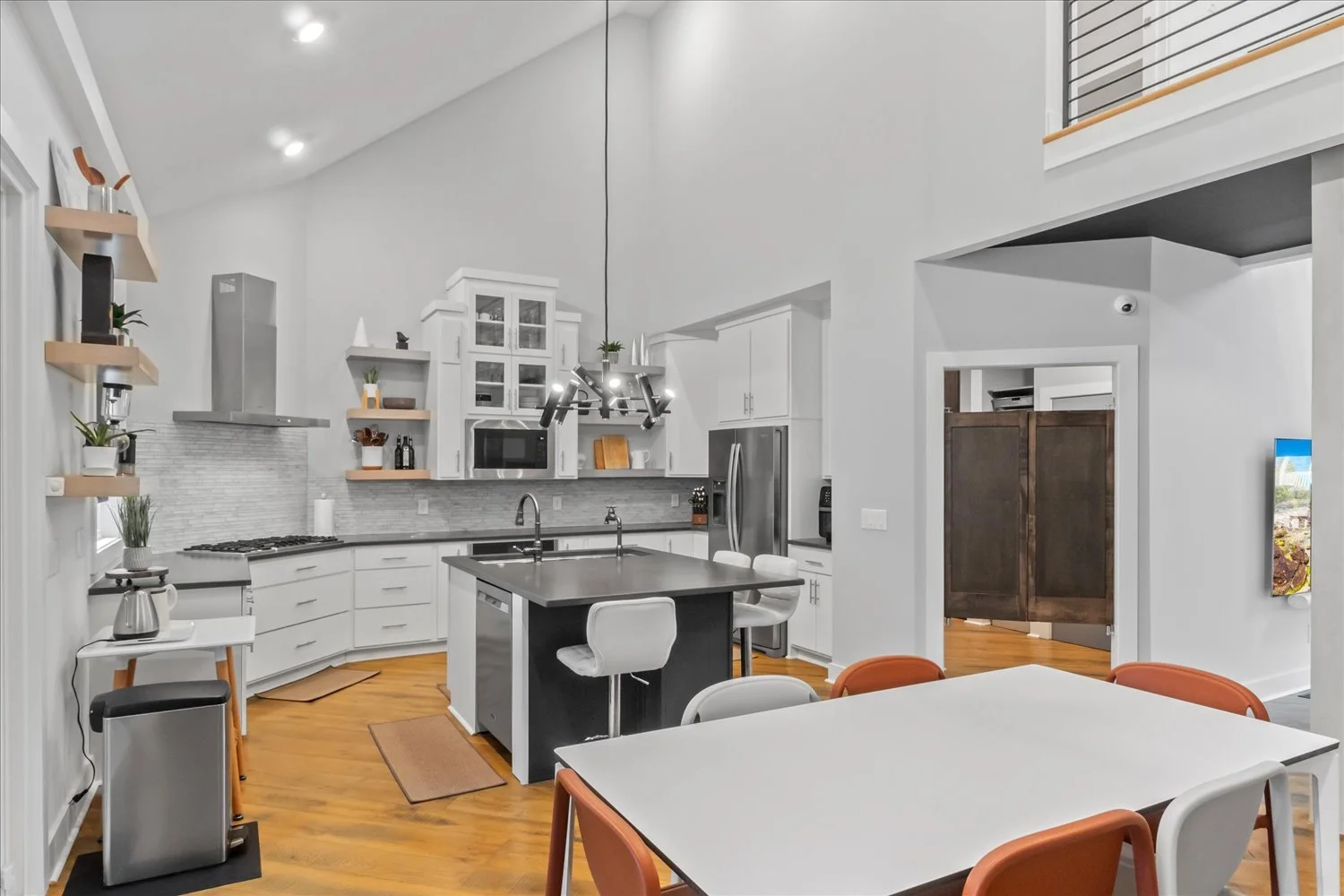 0482-Real Estate Photographer Pro-482.jpg