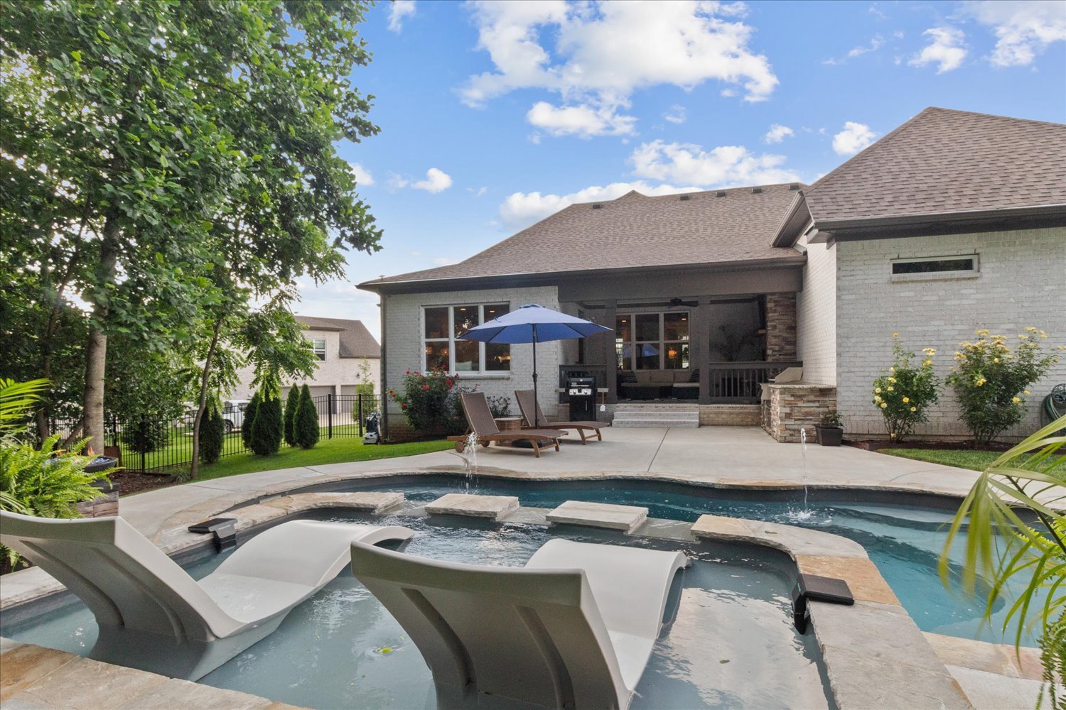 0284-Real Estate Photographer Pro-285.jpg