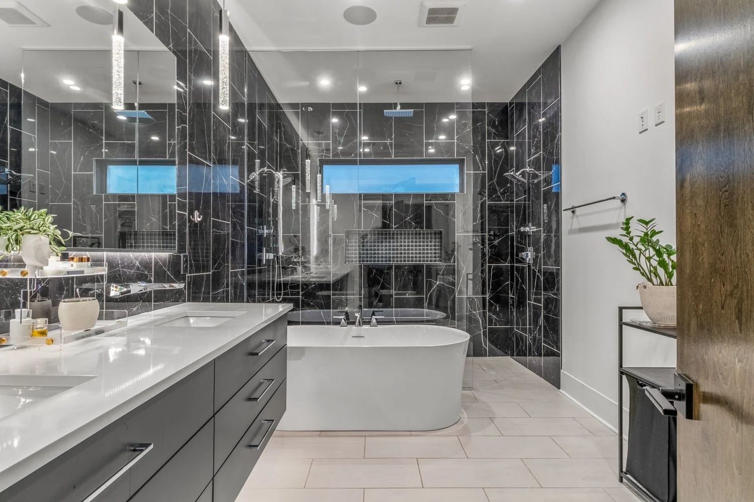 0917-Real Estate Photographer Pro-916.jpg