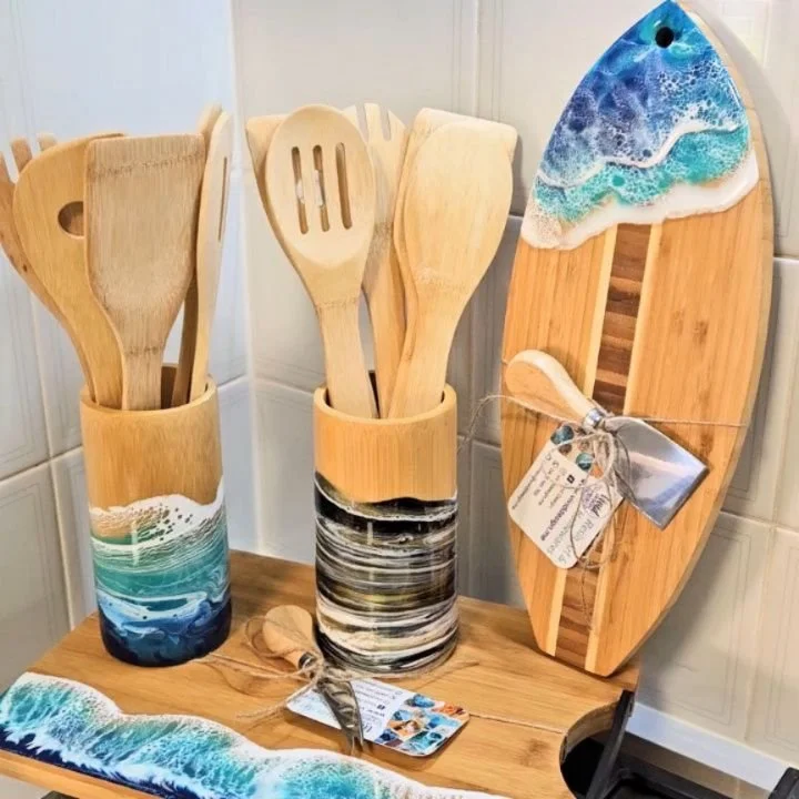 🌊 Exciting New Arrivals at Vivid Design! 🌊
✨ We’re thrilled to unveil our latest creations at the Mangrove Mountain Farmers and Artisans Market  this Sunday, 1 June.
🌿 Discover our brand-new 6-Piece Kitchen Set, complete with a stylish utens