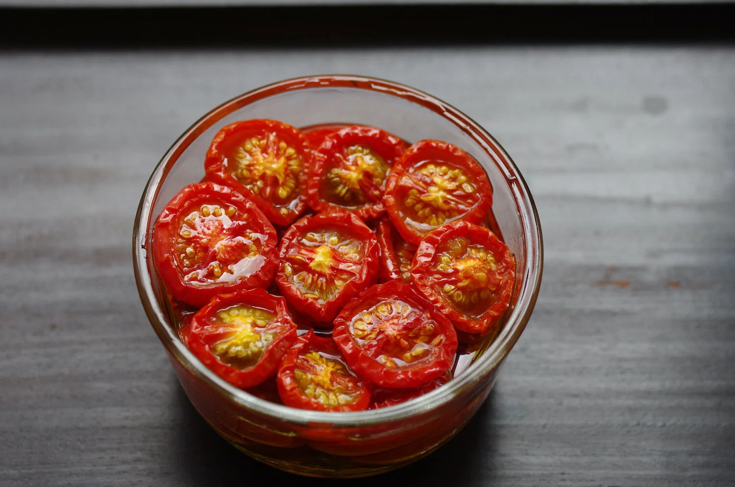Marinated, dried tomatoes