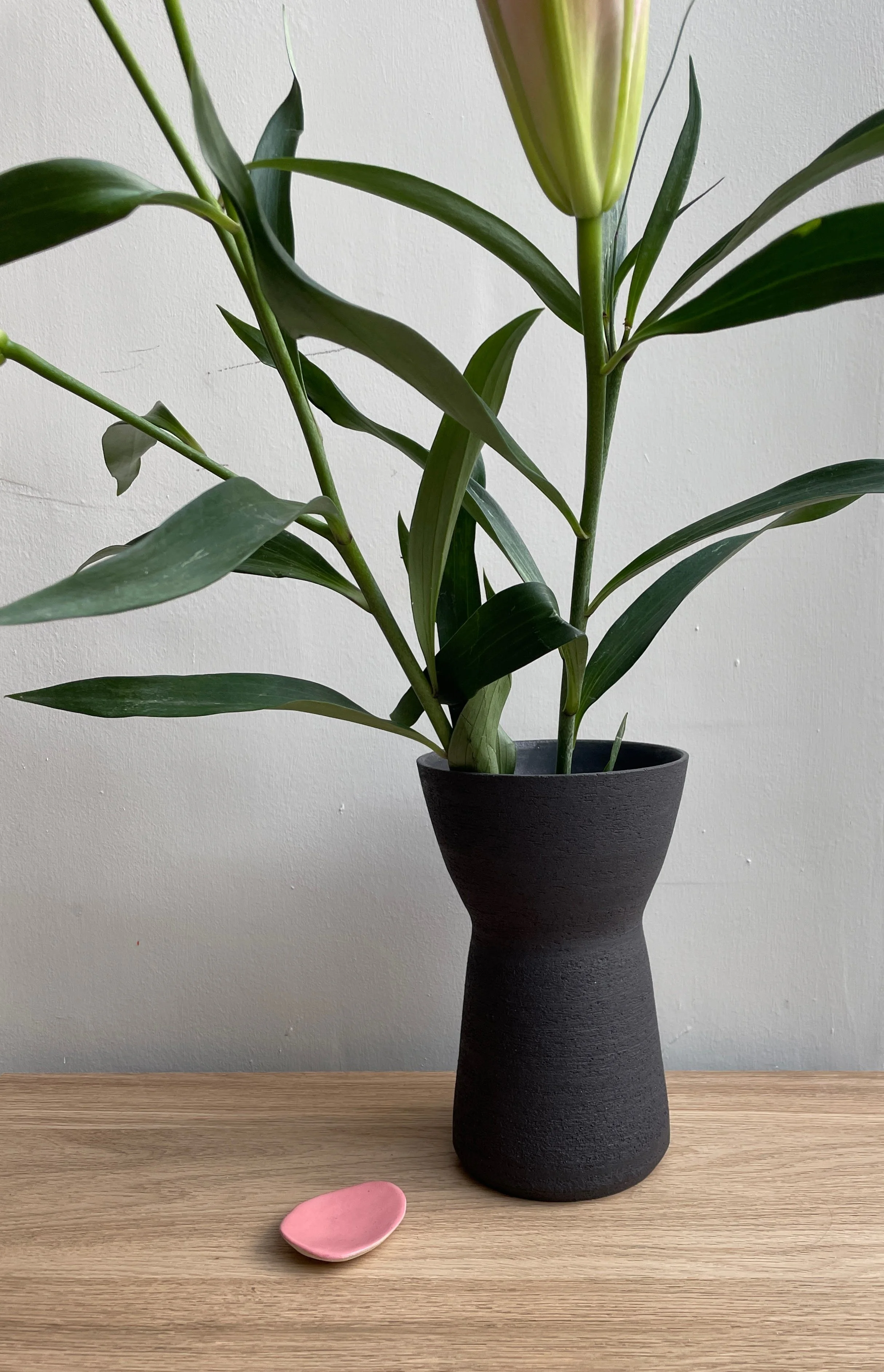 black tulip vase.JPG
