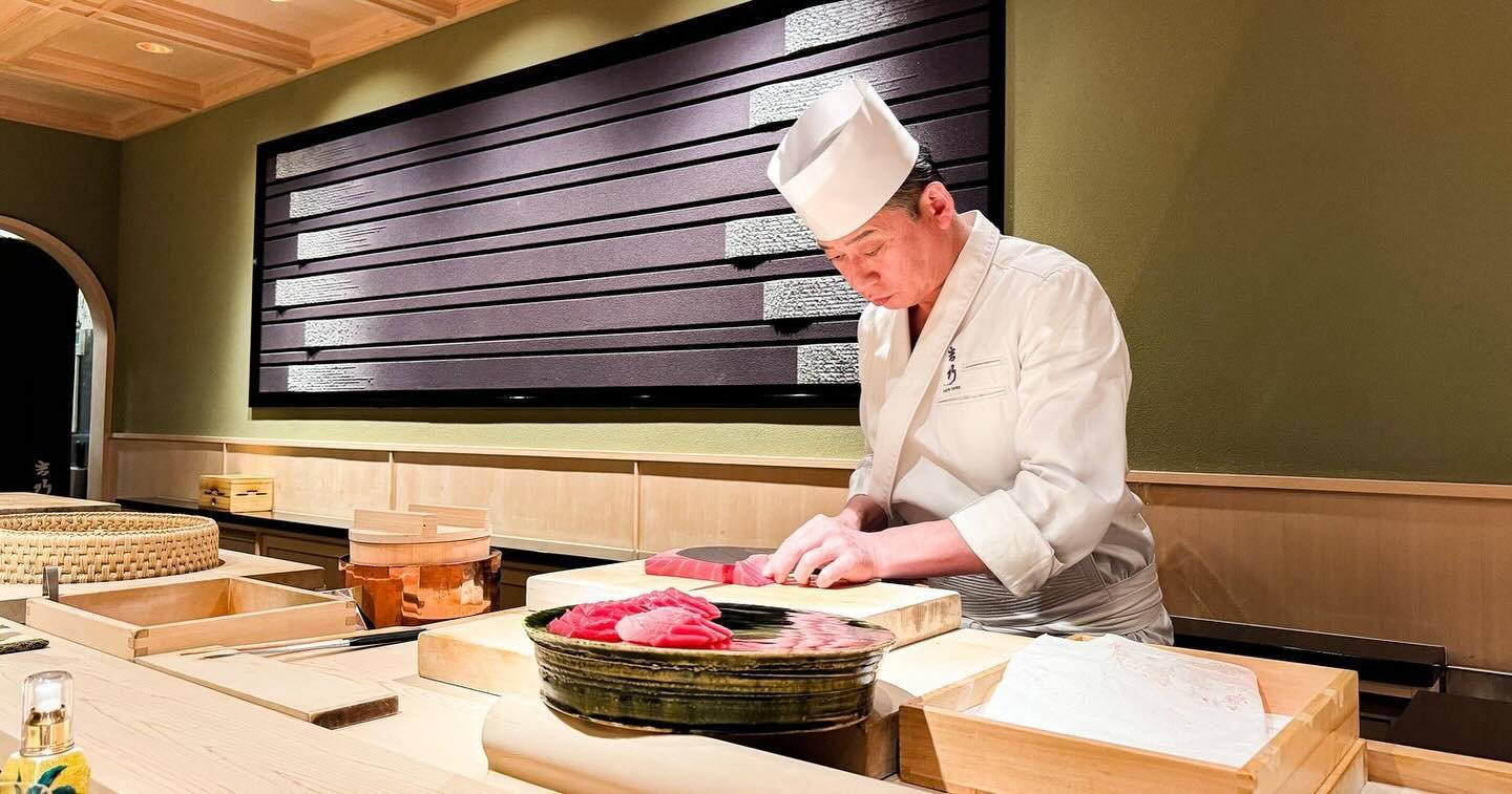 :

💥 New review on my blog
🍽️ Restaurant: Yoshino ⭐️, New York City 🇺🇸 
☝️ Check bio for this review and more
 
New York City&rsquo;s sushi scene is booming. However, amongst many options, restaurant &ldquo;Yoshino&rdquo; is the first from an act