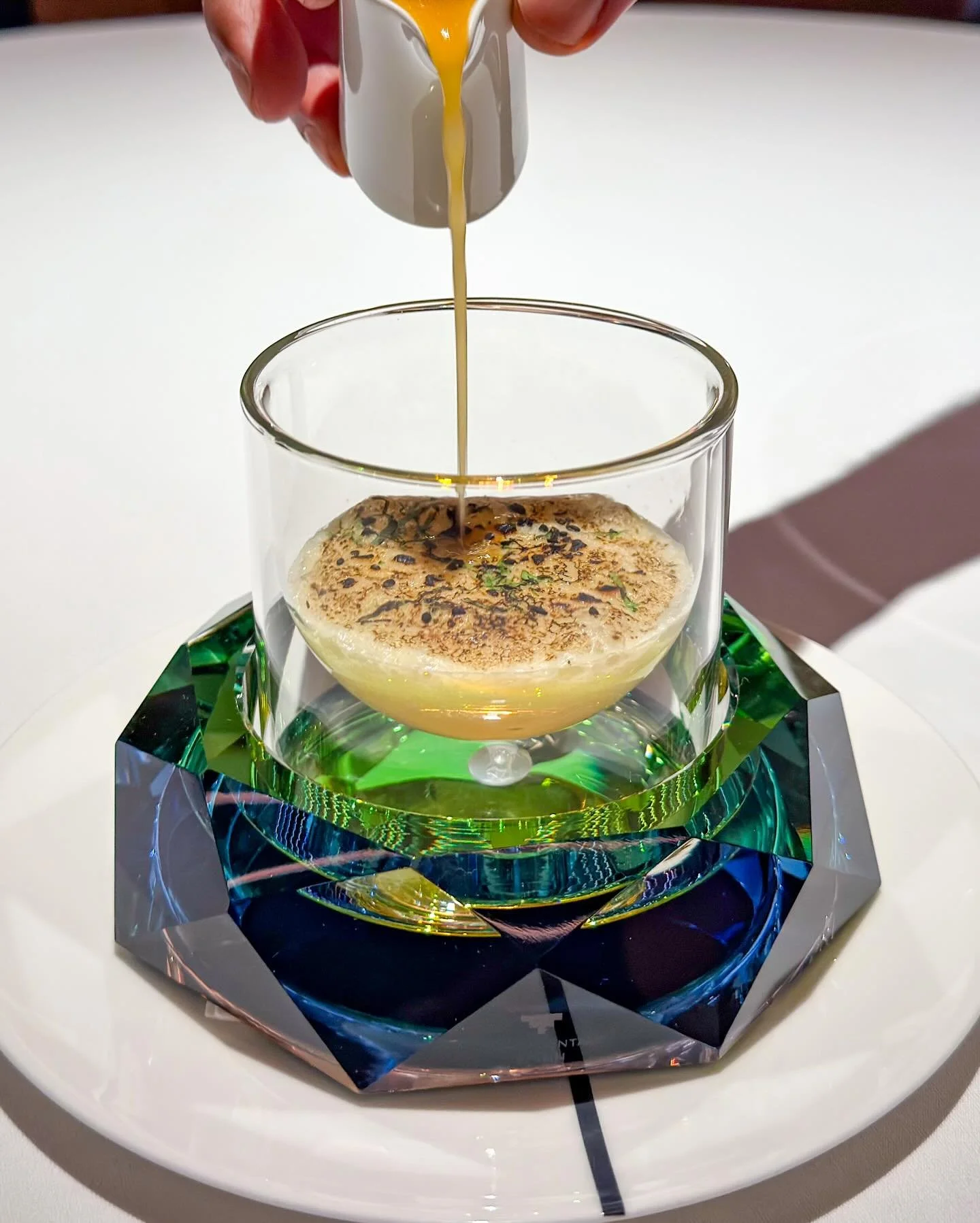 Naan "soup-ffl&eacute;". At three-Michelin-starred Tr&egrave;sind Studio in Dubai. 
&mdash; 
#naan #tresindstudio #himanshusaini #threemichelinstar #troisetoiles_dubai @tresindstudio