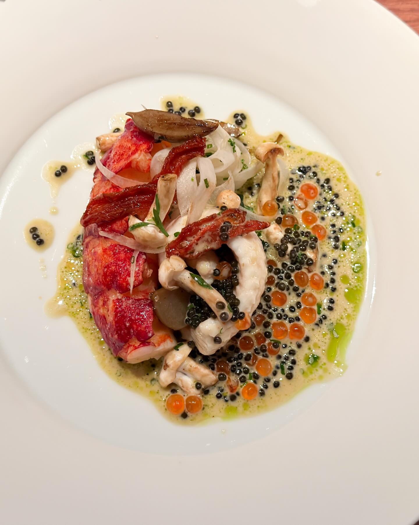 Lobster/dover sole medley (by request). Recently at two-Michelin-starred "100/200 Kitchen" in Hamburg. 
&mdash; 
#lobster #100200kitchen #thomasimbusch #twomichelinstars #troisetoiles_hamburg