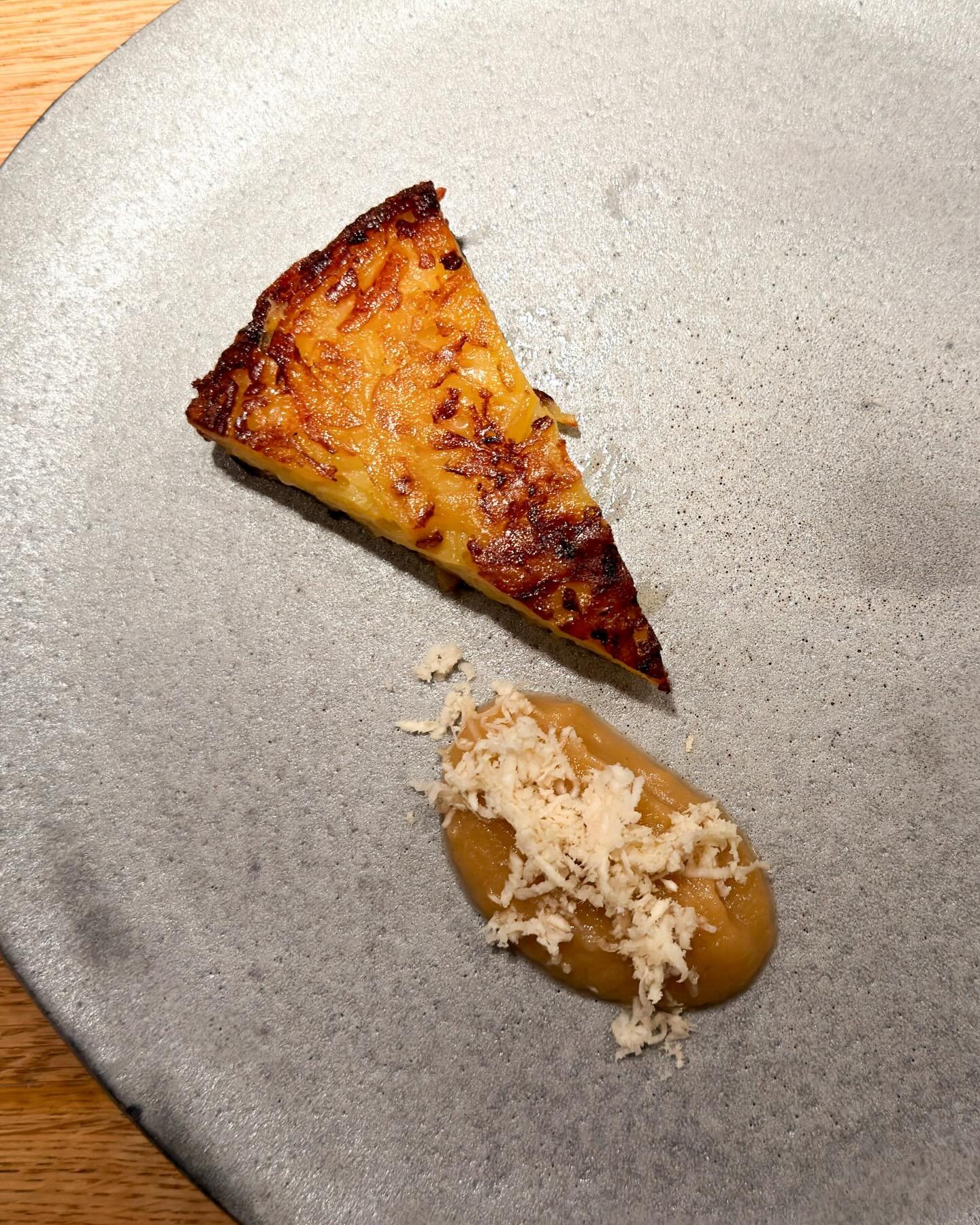 Potato, apple, horseradish. At Michelin-starred Nobelhart &amp; Schmutzig in Berlin. 
&mdash; 
#onemichelinstar #billywagner #troisetoiles_berlin