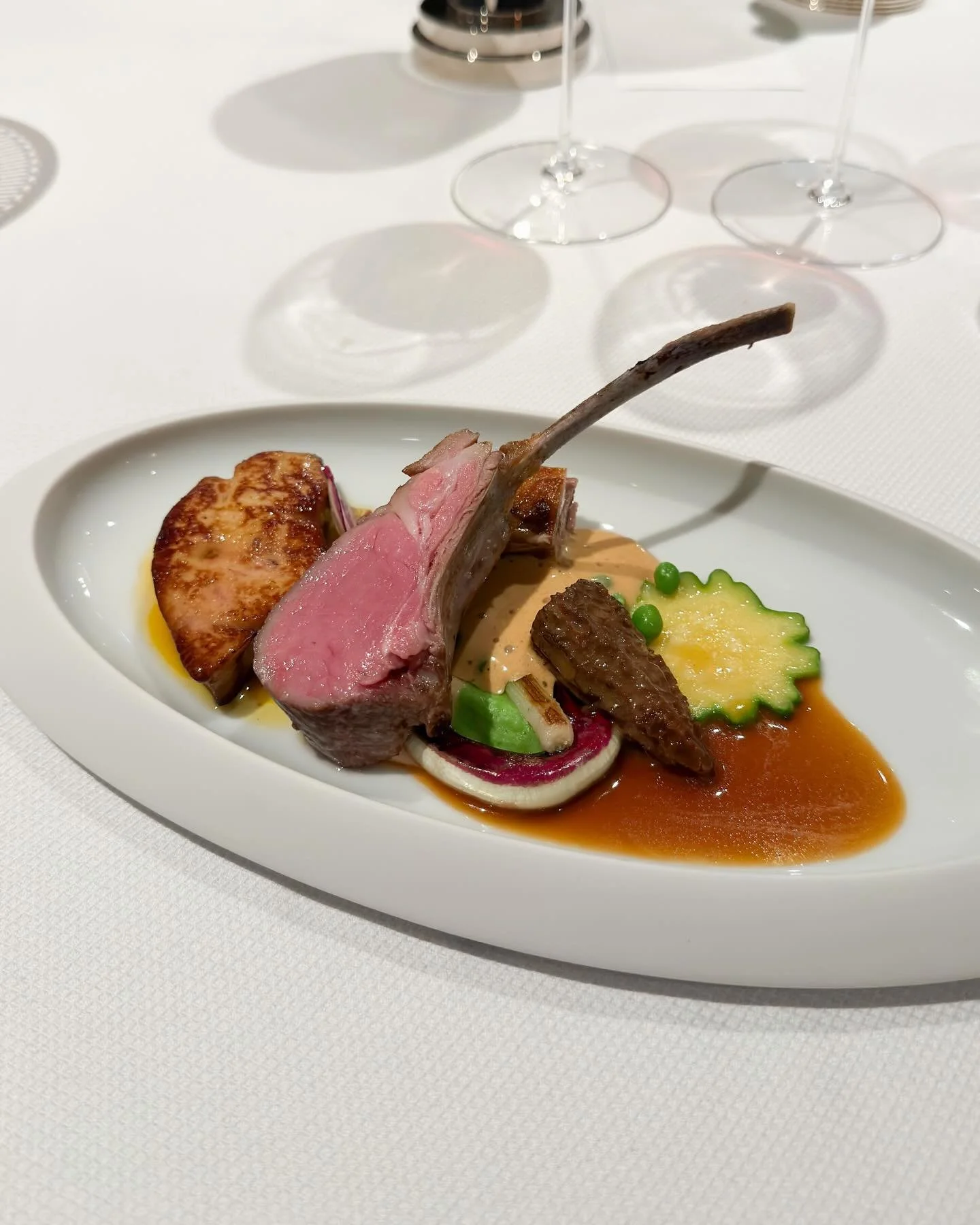 Australian baby lamb, Hudson Valley foie gras, sugar peas, orange reduction. At two-Michelin-starred C&eacute;sar in New York. (@michelinguide 🤷&zwj;♂️)
&mdash; 
#twomichelinstars #cesarramirez #troisetoiles_ny