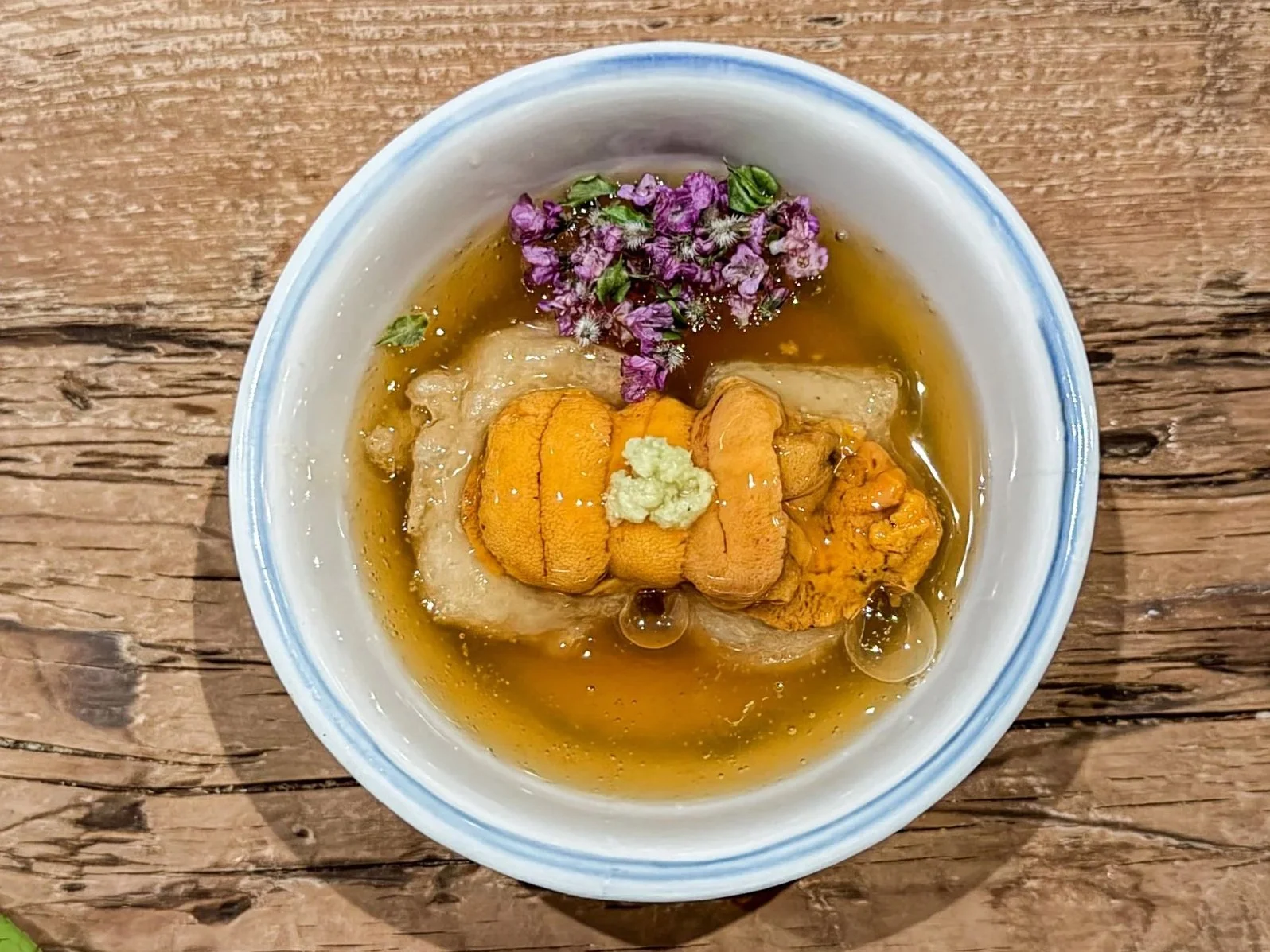 Odo East Village – Tanz der Bonitoflocken