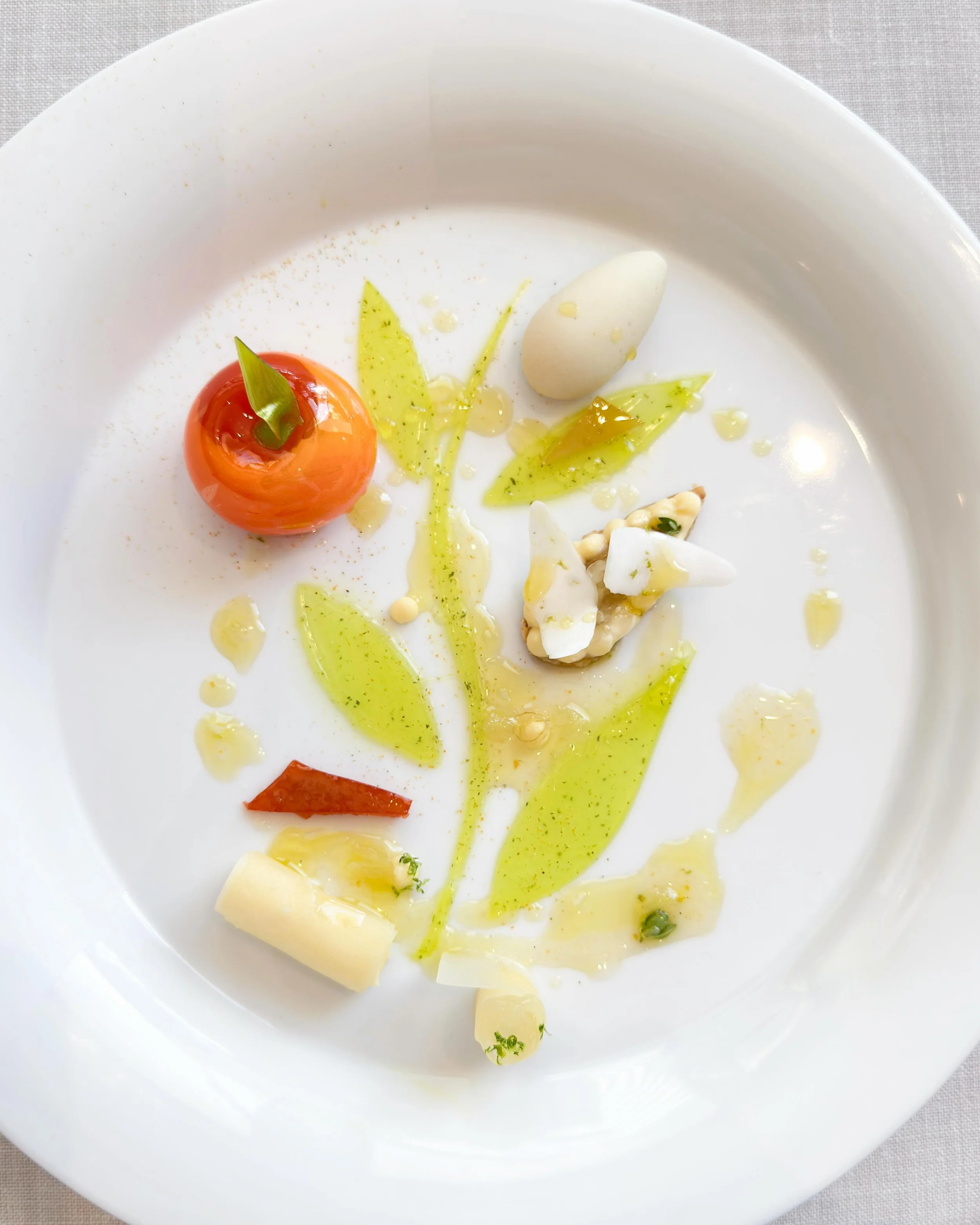 &ldquo;Notre pl&eacute;iade d&rsquo;agrumes&rdquo;

A dazzling world of citrus, unfolding through layer upon layer of texture, bitterness and perfume.

At three-Michelin-starred La Villa Madie in Cassis, France. 
&mdash; 
#threemichelinstars #troiset