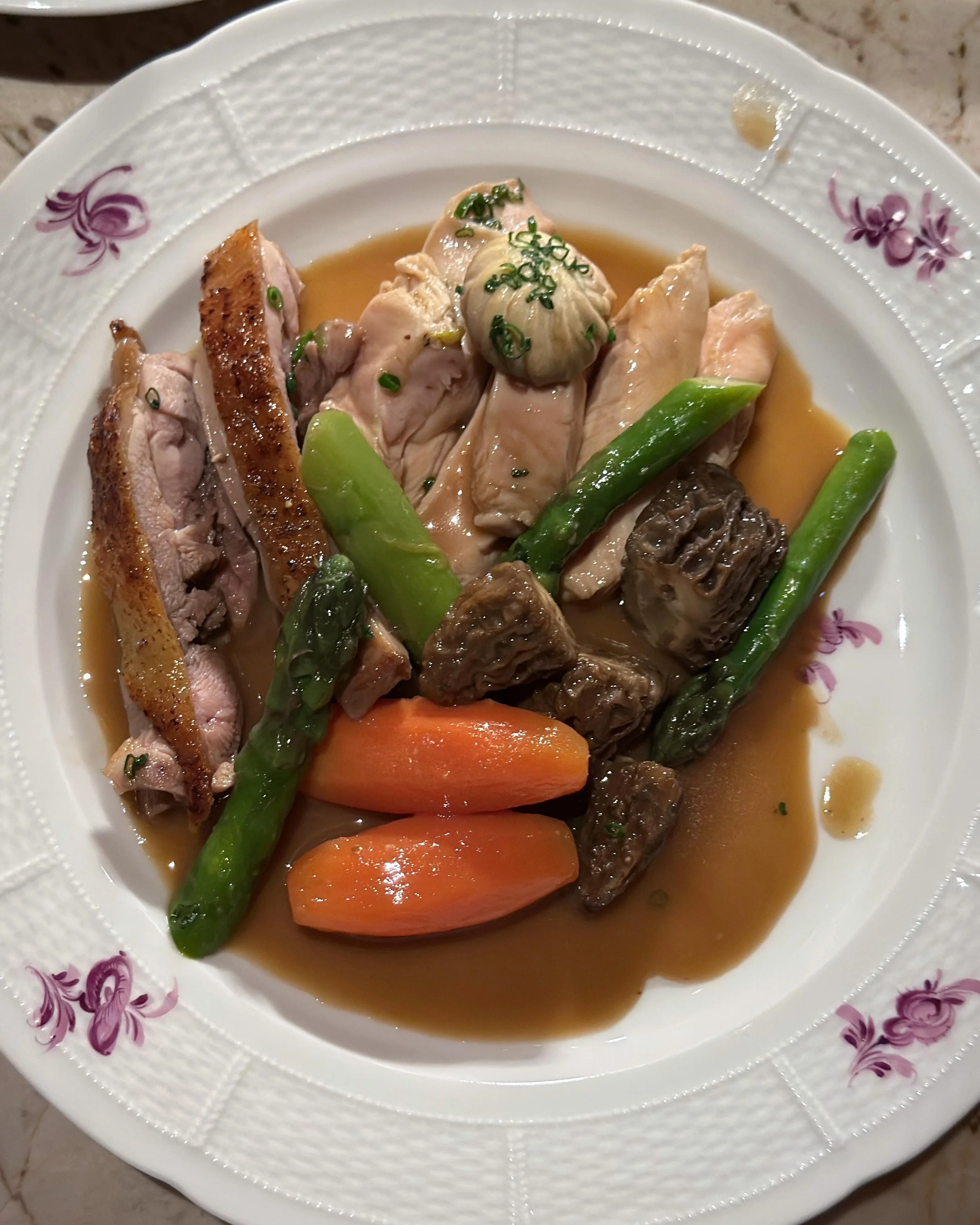 Bresse chicken, vegetables. From the Paul Bocuse special menu at Michelin-starred Tantris DNA in Munich. 
&mdash; 
#onemichelinstar #troisetoiles_muc #paulbocuse