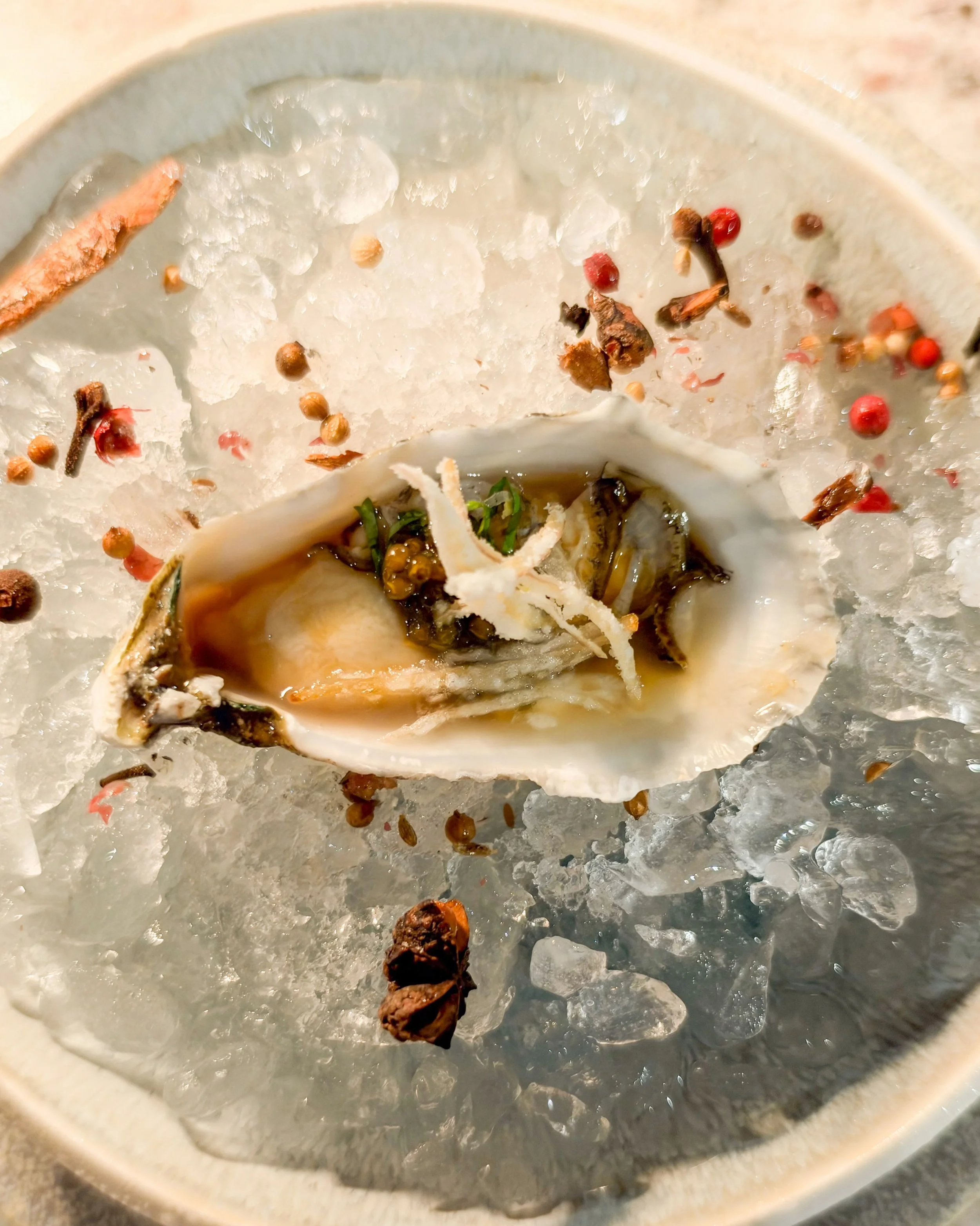 As much as I appreciate Four Seasons Hotels and Resorts for their properties and service, the dining is usually of a very high standard and another reason for me to stay loyal to the brand.

At a resort like @fsloscabos, where life happens between th