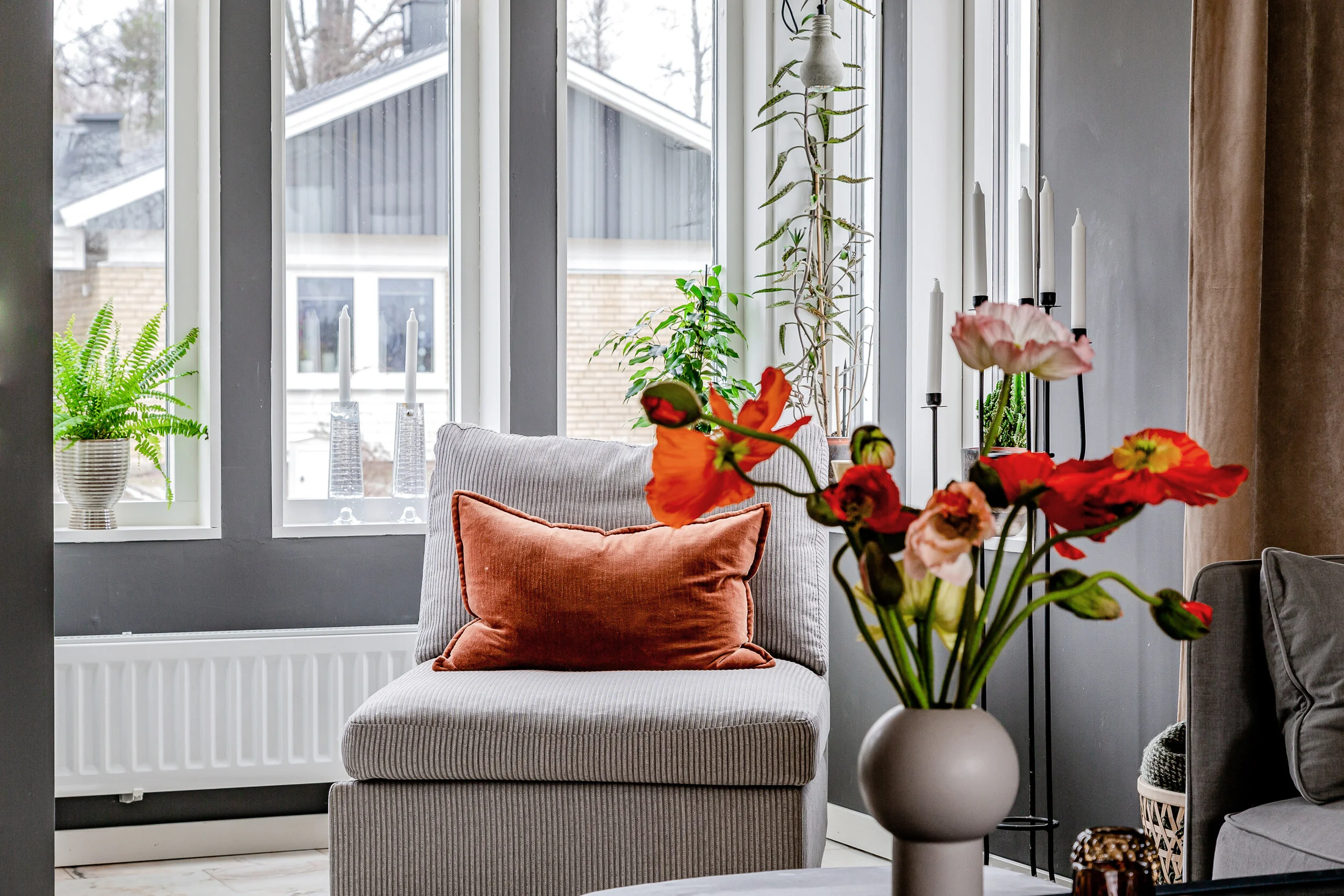 cosy-corner_interior-design_chaise-longue-peter-strandberg_peopleandlifestyle.com.JPG
