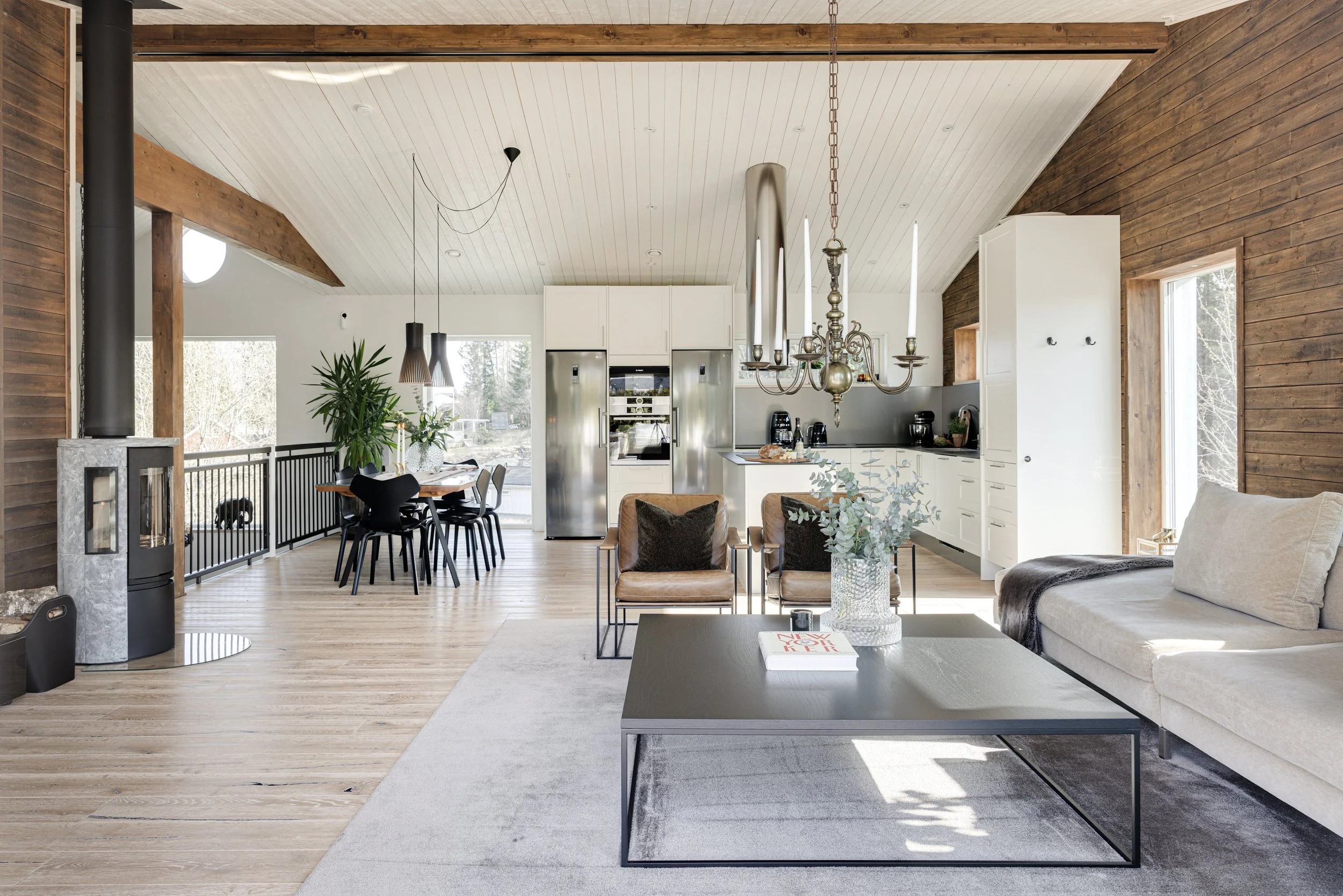 high-end_open-living-room-kitchen_peter-strandberg.jpg