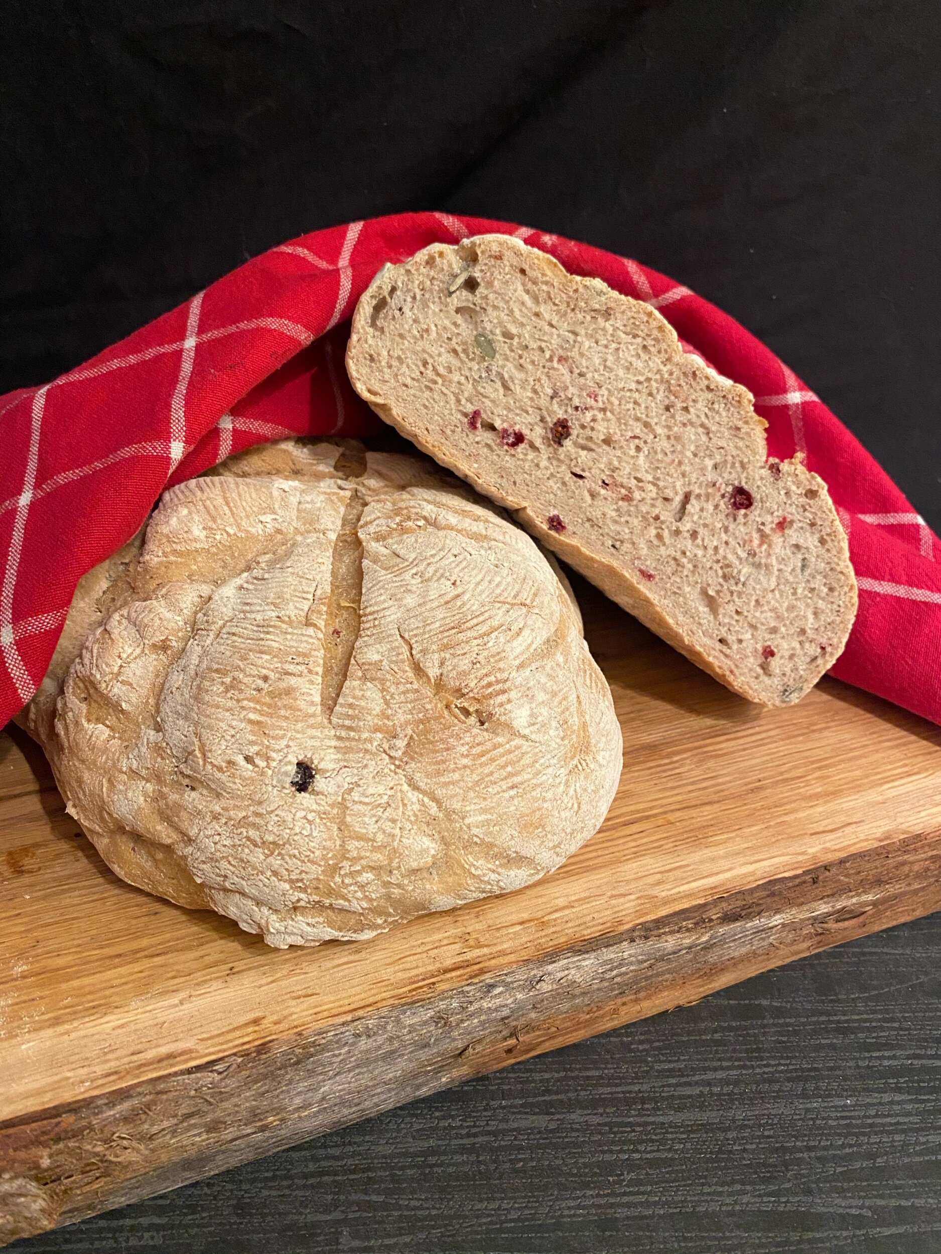 Lingonlimpa med valnötter 