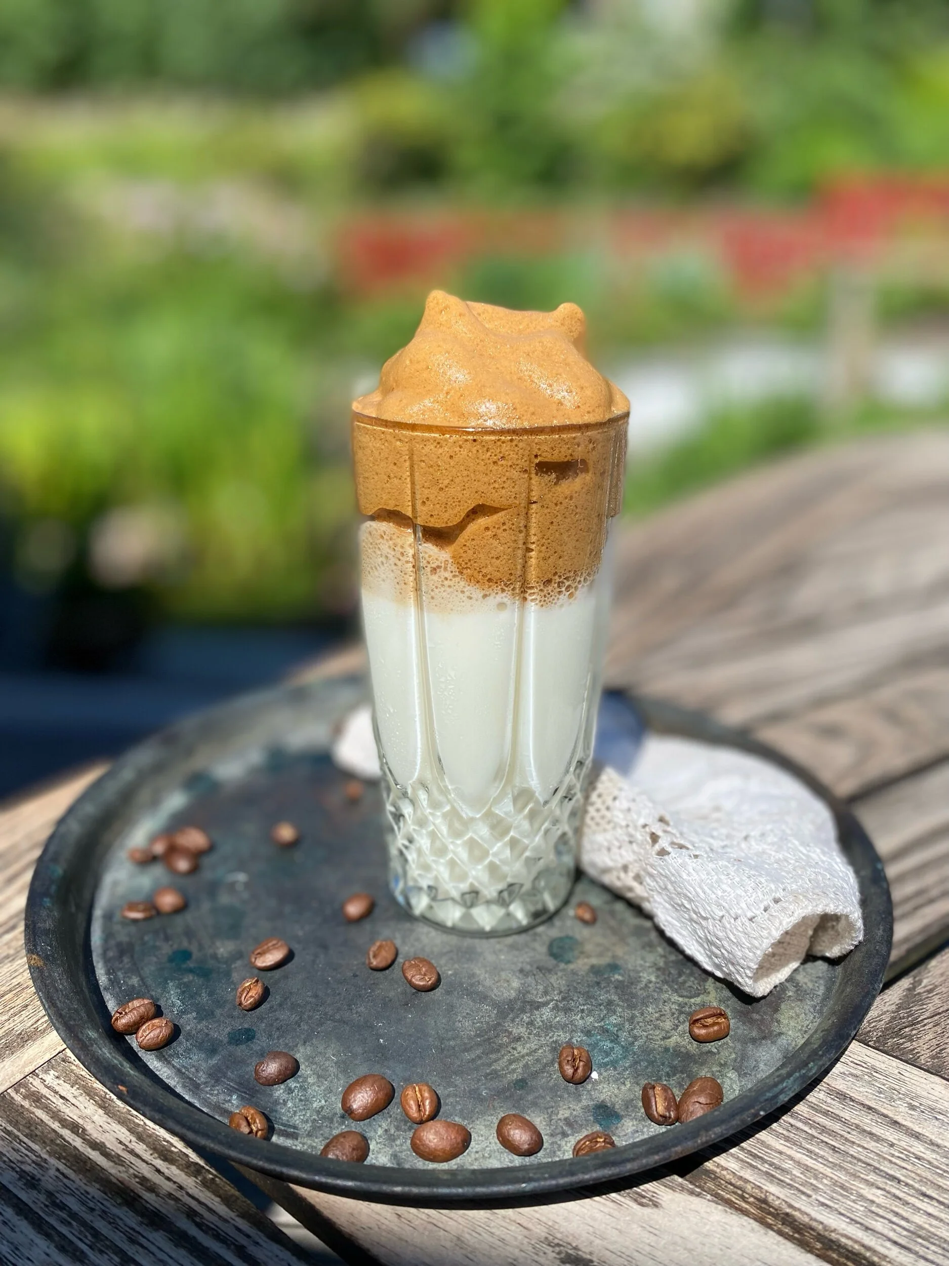 Dalgona coffee-koreanskt iskaffe 